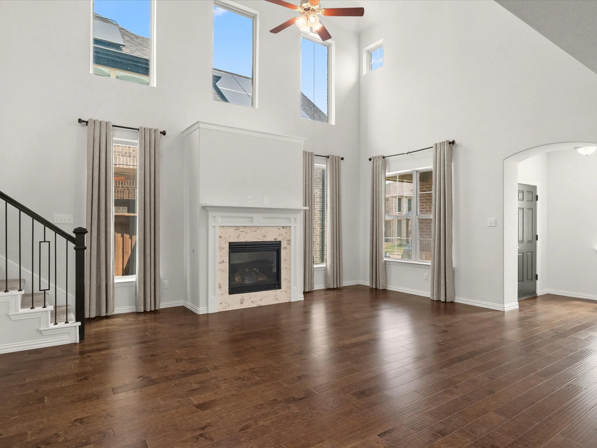 Single Family Residence For Rent in Denton County , 2036 Barx Drive, Little Elm, Texas 75068, 3 Bedroom, 3 Bathroom, 2 Garage spaces, 2,532 Sqft, built in 2019, mls#21369453, Real Estate Agent in Little Elm, Homes For Rent in Denton county, Homes For Rent in Little Elm, Realtor in Little Elm Texas, Real Estate Brokerage Independent Realty Texas, Luminita Cordes Realtor