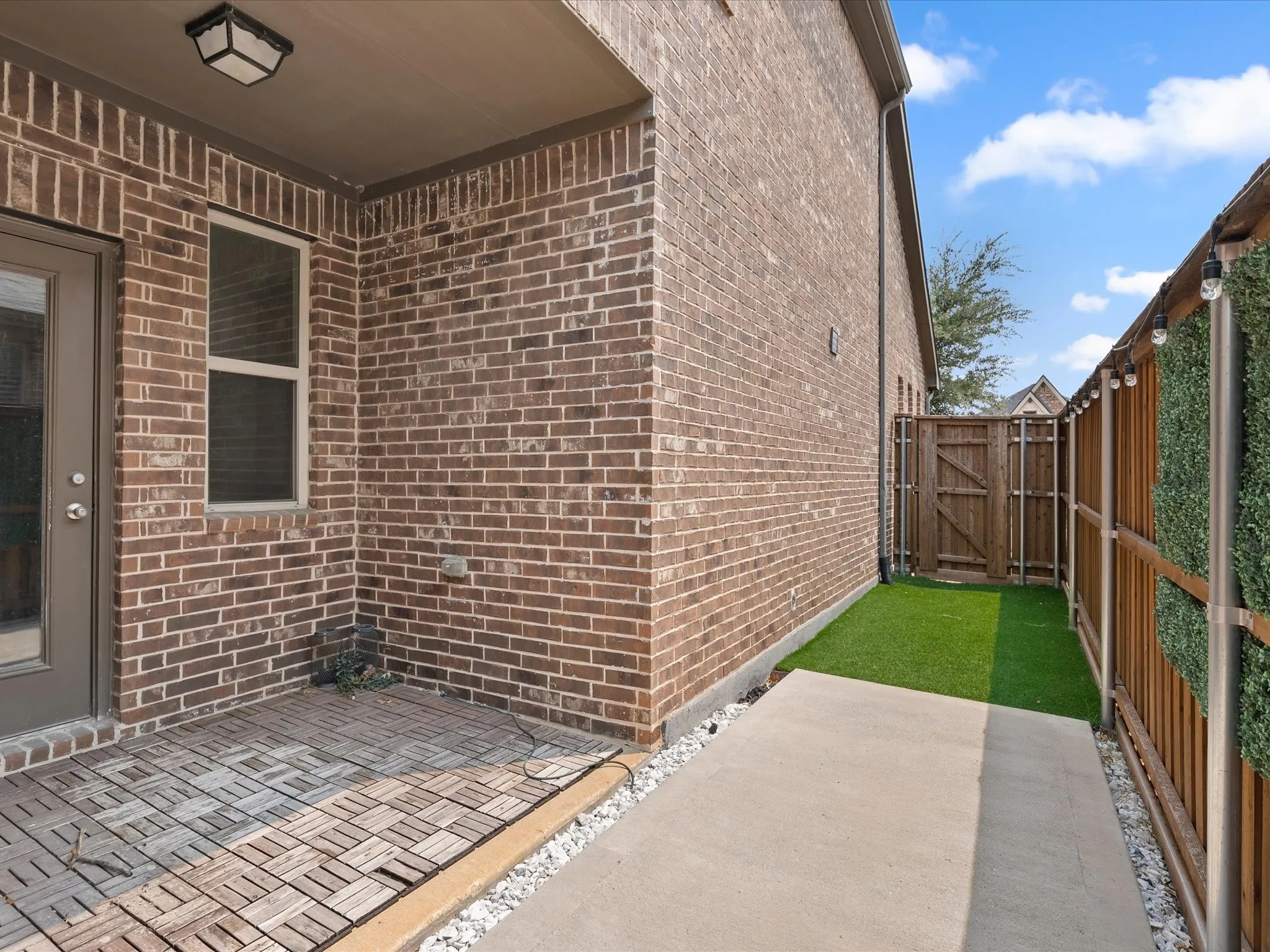 Single Family Residence For Rent in Denton County , 2036 Barx Drive, Little Elm, Texas 75068, 3 Bedroom, 3 Bathroom, 2 Garage spaces, 2,532 Sqft, built in 2019, mls#21369453, Real Estate Agent in Little Elm, Homes For Rent in Denton county, Homes For Rent in Little Elm, Realtor in Little Elm Texas, Real Estate Brokerage Independent Realty Texas, Luminita Cordes Realtor