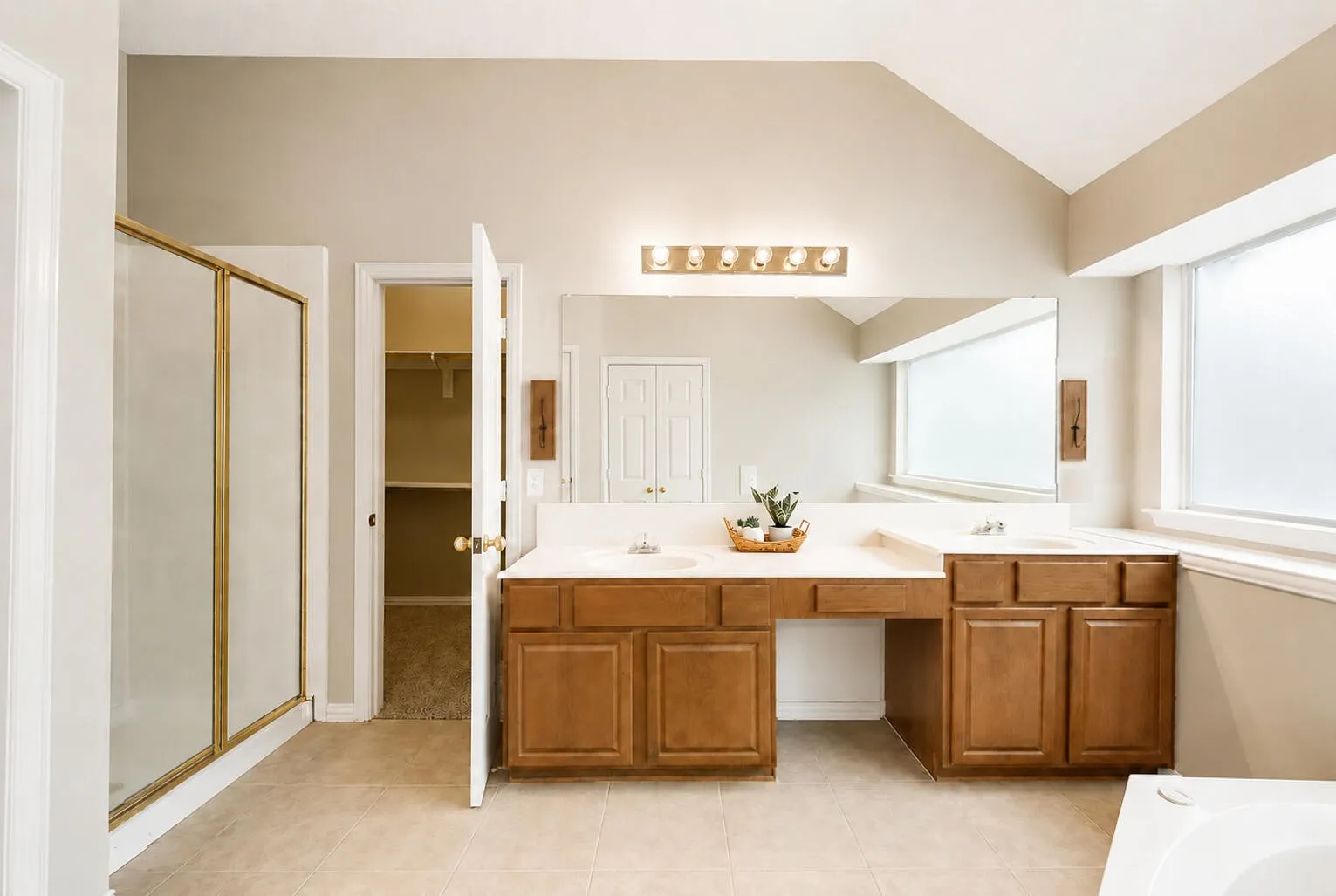 Single Family Residence For Sale in Dallas County , 6119 Widgeon Court, Sachse, Texas 75048, 5 Bedroom, 3 Bathroom, 2 Garage spaces, 2,939 Sqft, built in 2001, mls#21370725, Real Estate Agent in Sachse, Homes For Sale in Dallas county, Homes For Sale in Sachse, Realtor in Sachse Texas, Real Estate Brokerage Independent Realty Texas, Luminita Cordes Realtor