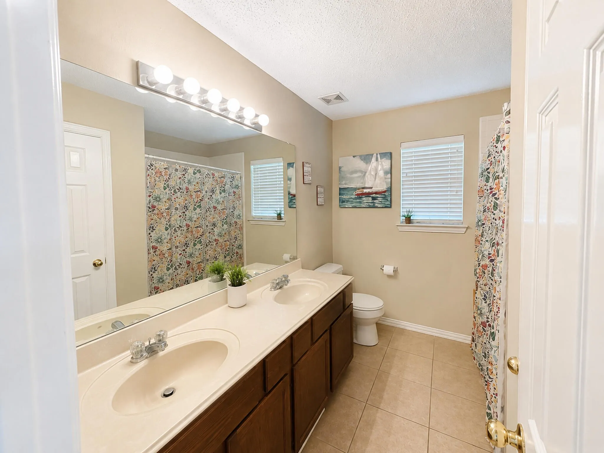 Single Family Residence For Sale in Dallas County , 6119 Widgeon Court, Sachse, Texas 75048, 5 Bedroom, 3 Bathroom, 2 Garage spaces, 2,939 Sqft, built in 2001, mls#21370725, Real Estate Agent in Sachse, Homes For Sale in Dallas county, Homes For Sale in Sachse, Realtor in Sachse Texas, Real Estate Brokerage Independent Realty Texas, Luminita Cordes Realtor