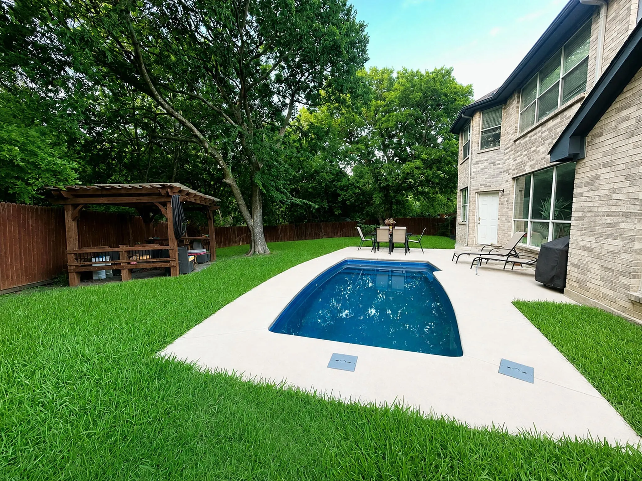Single Family Residence For Sale in Dallas County , 6119 Widgeon Court, Sachse, Texas 75048, 5 Bedroom, 3 Bathroom, 2 Garage spaces, 2,939 Sqft, built in 2001, mls#21370725, Real Estate Agent in Sachse, Homes For Sale in Dallas county, Homes For Sale in Sachse, Realtor in Sachse Texas, Real Estate Brokerage Independent Realty Texas, Luminita Cordes Realtor