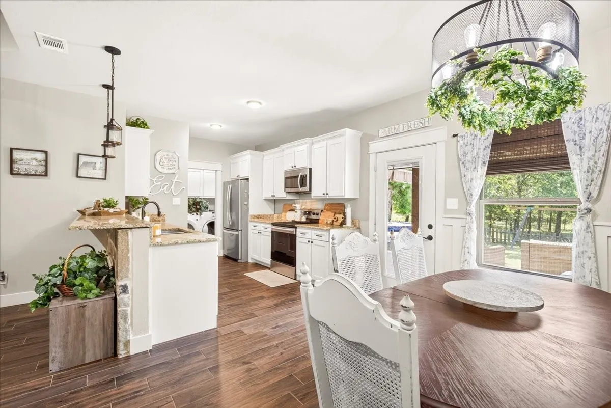 Single Family Residence For Sale in Van Zandt County , 531 Vz County Road 2315, Canton, Texas 75103, 3 Bedroom, 2 Bathroom, Garage spaces, 1,665 Sqft, built in 2019, mls#21370547, Real Estate Agent in Canton, Homes For Sale in Van Zandt county, Homes For Sale in Canton, Realtor in Canton Texas, Real Estate Brokerage Independent Realty Texas, Luminita Cordes Realtor