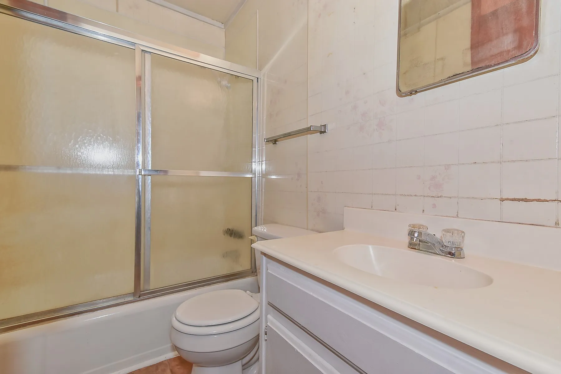 Single Family Residence For Sale in Hunt County , 3103 Poplar Street, Greenville, Texas 75402, 2 Bedroom, 1 Bathroom, 1 Garage spaces, 855 Sqft, built in 1960, mls#21361659, Real Estate Agent in Greenville, Homes For Sale in Hunt county, Homes For Sale in Greenville, Realtor in Greenville Texas, Real Estate Brokerage Independent Realty Texas, Luminita Cordes Realtor