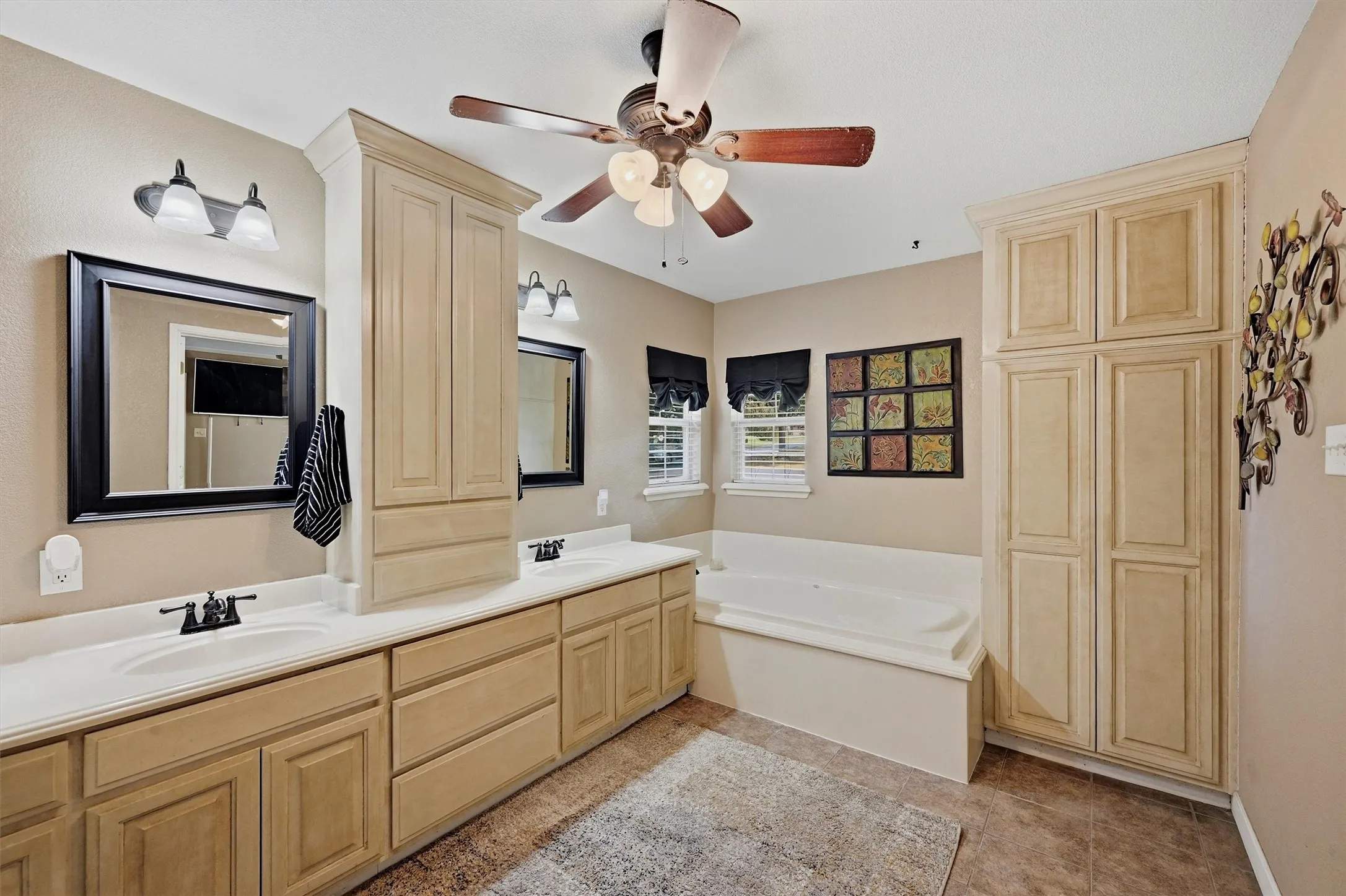 Single Family Residence For Sale in Grayson County , 1806 Carriage Estates Road, Sherman, Texas 75092, 3 Bedroom, 3 Bathroom, 2 Garage spaces, 2,514 Sqft, built in 1977, mls#21363327, Real Estate Agent in Sherman, Homes For Sale in Grayson county, Homes For Sale in Sherman, Realtor in Sherman Texas, Real Estate Brokerage Independent Realty Texas, Luminita Cordes Realtor