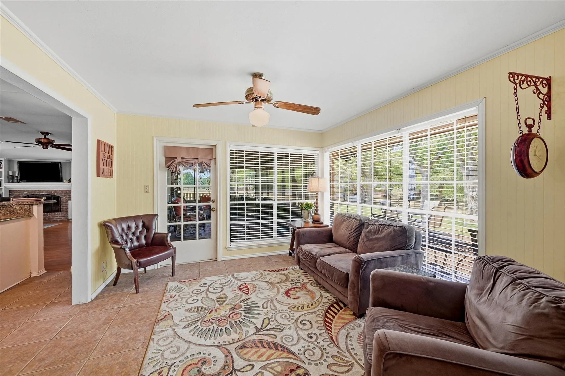 Single Family Residence For Sale in Grayson County , 1806 Carriage Estates Road, Sherman, Texas 75092, 3 Bedroom, 3 Bathroom, 2 Garage spaces, 2,514 Sqft, built in 1977, mls#21363327, Real Estate Agent in Sherman, Homes For Sale in Grayson county, Homes For Sale in Sherman, Realtor in Sherman Texas, Real Estate Brokerage Independent Realty Texas, Luminita Cordes Realtor
