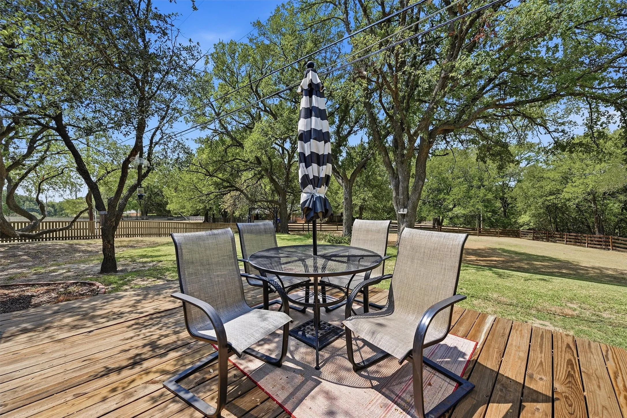 Single Family Residence For Sale in Grayson County , 1806 Carriage Estates Road, Sherman, Texas 75092, 3 Bedroom, 3 Bathroom, 2 Garage spaces, 2,514 Sqft, built in 1977, mls#21363327, Real Estate Agent in Sherman, Homes For Sale in Grayson county, Homes For Sale in Sherman, Realtor in Sherman Texas, Real Estate Brokerage Independent Realty Texas, Luminita Cordes Realtor