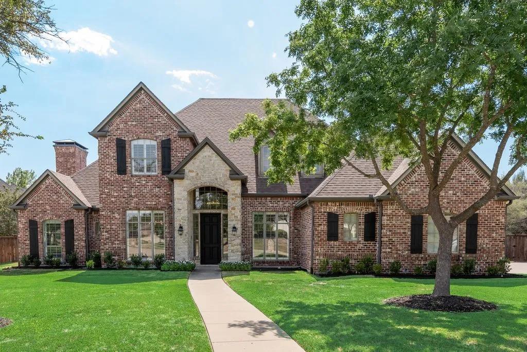 Single Family Residence For Sale in Rockwall County , 8 Siesta Circle, Heath, Texas 75032, 4 Bedroom, 4 Bathroom, 3 Garage spaces, 3,768 Sqft, built in 2001, mls#21370716, Real Estate Agent in Heath, Homes For Sale in Rockwall county, Homes For Sale in Heath, Realtor in Heath Texas, Real Estate Brokerage Independent Realty Texas, Luminita Cordes Realtor