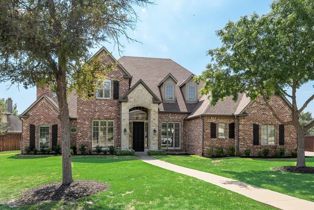 Single Family Residence For Sale in Rockwall County , 8 Siesta Circle, Heath, Texas 75032, 4 Bedroom, 4 Bathroom, 3 Garage spaces, 3,768 Sqft, built in 2001, mls#21370716, Real Estate Agent in Heath, Homes For Sale in Rockwall county, Homes For Sale in Heath, Realtor in Heath Texas, Real Estate Brokerage Independent Realty Texas, Luminita Cordes Realtor