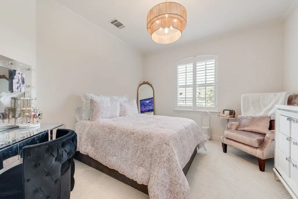 Single Family Residence For Sale in Rockwall County , 8 Siesta Circle, Heath, Texas 75032, 4 Bedroom, 4 Bathroom, 3 Garage spaces, 3,768 Sqft, built in 2001, mls#21370716, Real Estate Agent in Heath, Homes For Sale in Rockwall county, Homes For Sale in Heath, Realtor in Heath Texas, Real Estate Brokerage Independent Realty Texas, Luminita Cordes Realtor