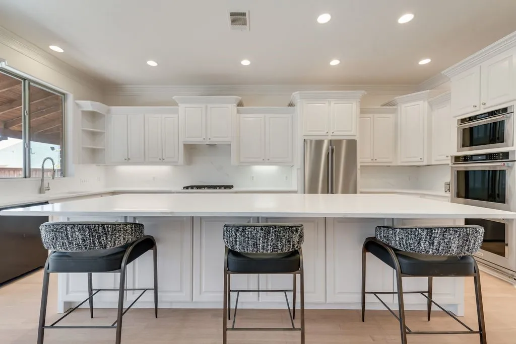 Single Family Residence For Sale in Rockwall County , 8 Siesta Circle, Heath, Texas 75032, 4 Bedroom, 4 Bathroom, 3 Garage spaces, 3,768 Sqft, built in 2001, mls#21370716, Real Estate Agent in Heath, Homes For Sale in Rockwall county, Homes For Sale in Heath, Realtor in Heath Texas, Real Estate Brokerage Independent Realty Texas, Luminita Cordes Realtor
