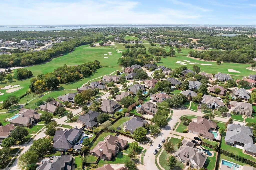 Single Family Residence For Sale in Rockwall County , 8 Siesta Circle, Heath, Texas 75032, 4 Bedroom, 4 Bathroom, 3 Garage spaces, 3,768 Sqft, built in 2001, mls#21370716, Real Estate Agent in Heath, Homes For Sale in Rockwall county, Homes For Sale in Heath, Realtor in Heath Texas, Real Estate Brokerage Independent Realty Texas, Luminita Cordes Realtor