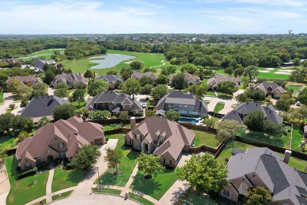 Single Family Residence For Sale in Rockwall County , 8 Siesta Circle, Heath, Texas 75032, 4 Bedroom, 4 Bathroom, 3 Garage spaces, 3,768 Sqft, built in 2001, mls#21370716, Real Estate Agent in Heath, Homes For Sale in Rockwall county, Homes For Sale in Heath, Realtor in Heath Texas, Real Estate Brokerage Independent Realty Texas, Luminita Cordes Realtor