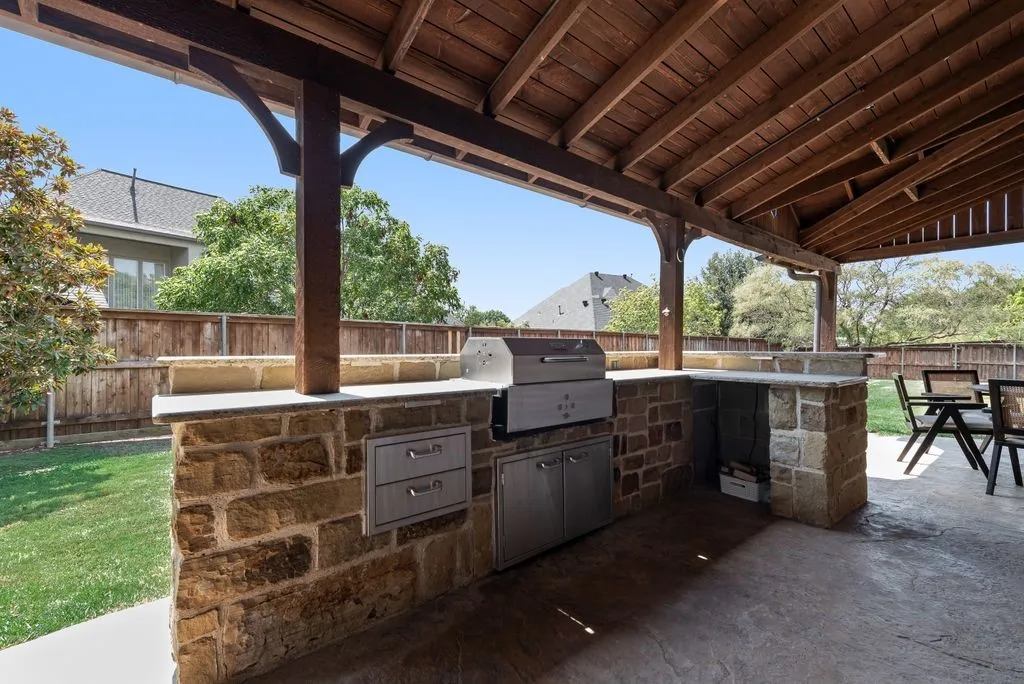 Single Family Residence For Sale in Rockwall County , 8 Siesta Circle, Heath, Texas 75032, 4 Bedroom, 4 Bathroom, 3 Garage spaces, 3,768 Sqft, built in 2001, mls#21370716, Real Estate Agent in Heath, Homes For Sale in Rockwall county, Homes For Sale in Heath, Realtor in Heath Texas, Real Estate Brokerage Independent Realty Texas, Luminita Cordes Realtor