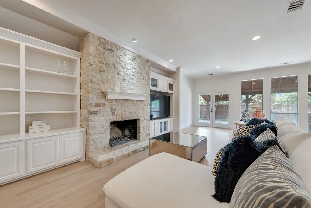 Single Family Residence For Sale in Rockwall County , 8 Siesta Circle, Heath, Texas 75032, 4 Bedroom, 4 Bathroom, 3 Garage spaces, 3,768 Sqft, built in 2001, mls#21370716, Real Estate Agent in Heath, Homes For Sale in Rockwall county, Homes For Sale in Heath, Realtor in Heath Texas, Real Estate Brokerage Independent Realty Texas, Luminita Cordes Realtor