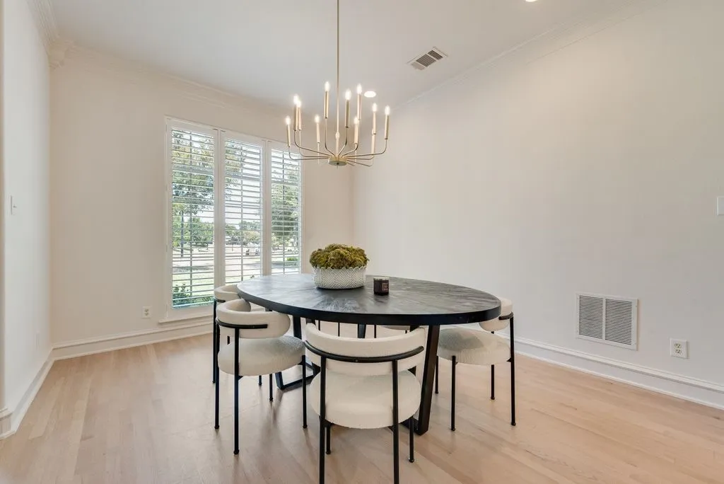 Single Family Residence For Sale in Rockwall County , 8 Siesta Circle, Heath, Texas 75032, 4 Bedroom, 4 Bathroom, 3 Garage spaces, 3,768 Sqft, built in 2001, mls#21370716, Real Estate Agent in Heath, Homes For Sale in Rockwall county, Homes For Sale in Heath, Realtor in Heath Texas, Real Estate Brokerage Independent Realty Texas, Luminita Cordes Realtor