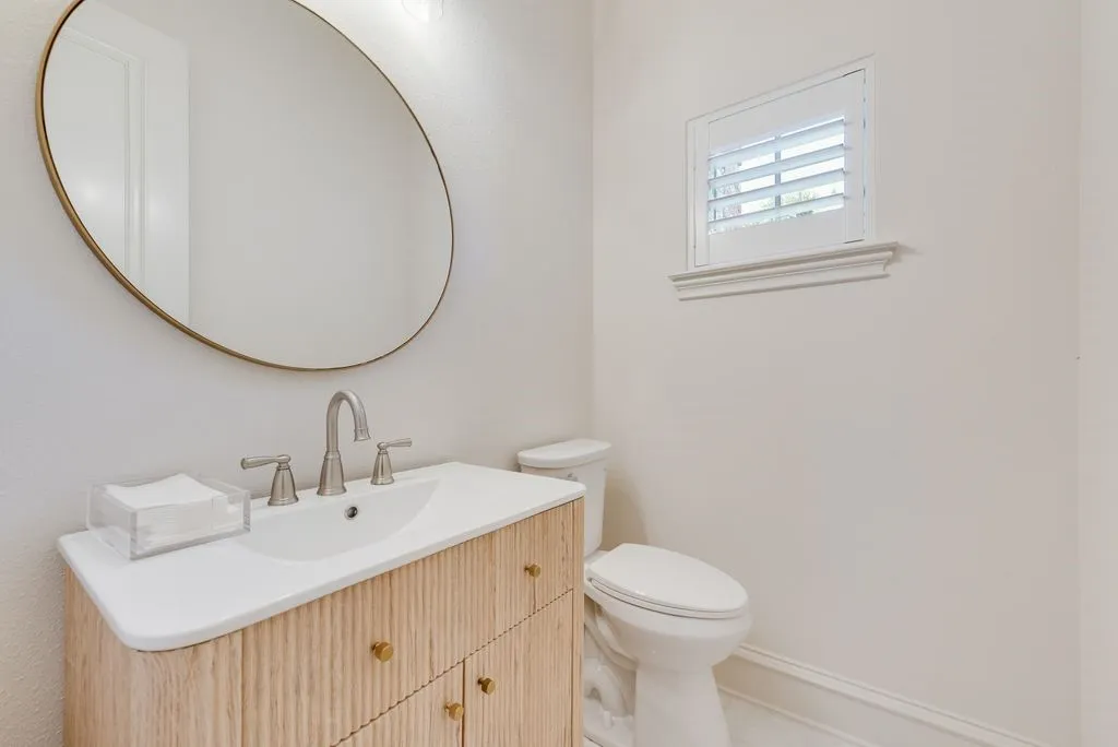 Single Family Residence For Sale in Rockwall County , 8 Siesta Circle, Heath, Texas 75032, 4 Bedroom, 4 Bathroom, 3 Garage spaces, 3,768 Sqft, built in 2001, mls#21370716, Real Estate Agent in Heath, Homes For Sale in Rockwall county, Homes For Sale in Heath, Realtor in Heath Texas, Real Estate Brokerage Independent Realty Texas, Luminita Cordes Realtor