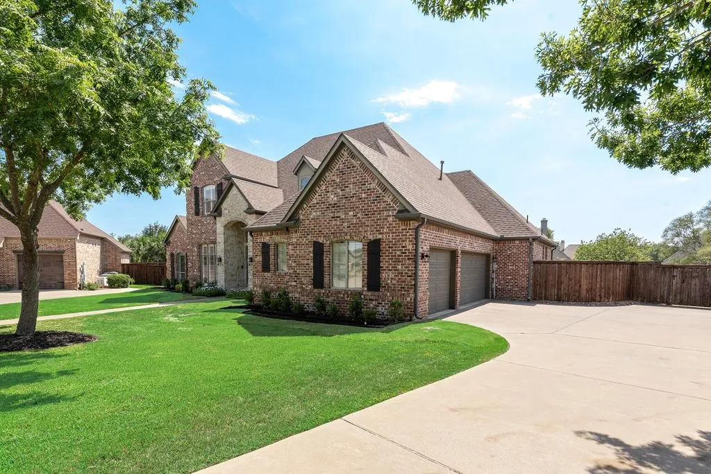 Single Family Residence For Sale in Rockwall County , 8 Siesta Circle, Heath, Texas 75032, 4 Bedroom, 4 Bathroom, 3 Garage spaces, 3,768 Sqft, built in 2001, mls#21370716, Real Estate Agent in Heath, Homes For Sale in Rockwall county, Homes For Sale in Heath, Realtor in Heath Texas, Real Estate Brokerage Independent Realty Texas, Luminita Cordes Realtor