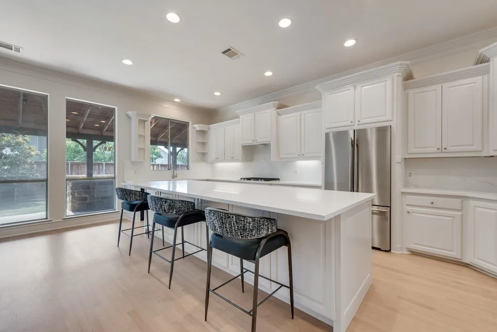 Single Family Residence For Sale in Rockwall County , 8 Siesta Circle, Heath, Texas 75032, 4 Bedroom, 4 Bathroom, 3 Garage spaces, 3,768 Sqft, built in 2001, mls#21370716, Real Estate Agent in Heath, Homes For Sale in Rockwall county, Homes For Sale in Heath, Realtor in Heath Texas, Real Estate Brokerage Independent Realty Texas, Luminita Cordes Realtor