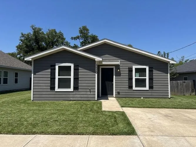 Single Family Residence For Sale in Hunt County , 1110 Jones Street, Greenville, Texas 75401, 3 Bedroom, 2 Bathroom, Garage spaces, 1,090 Sqft, built in 2020, mls#21368479, Real Estate Agent in Greenville, Homes For Sale in Hunt county, Homes For Sale in Greenville, Realtor in Greenville Texas, Real Estate Brokerage Independent Realty Texas, Luminita Cordes Realtor