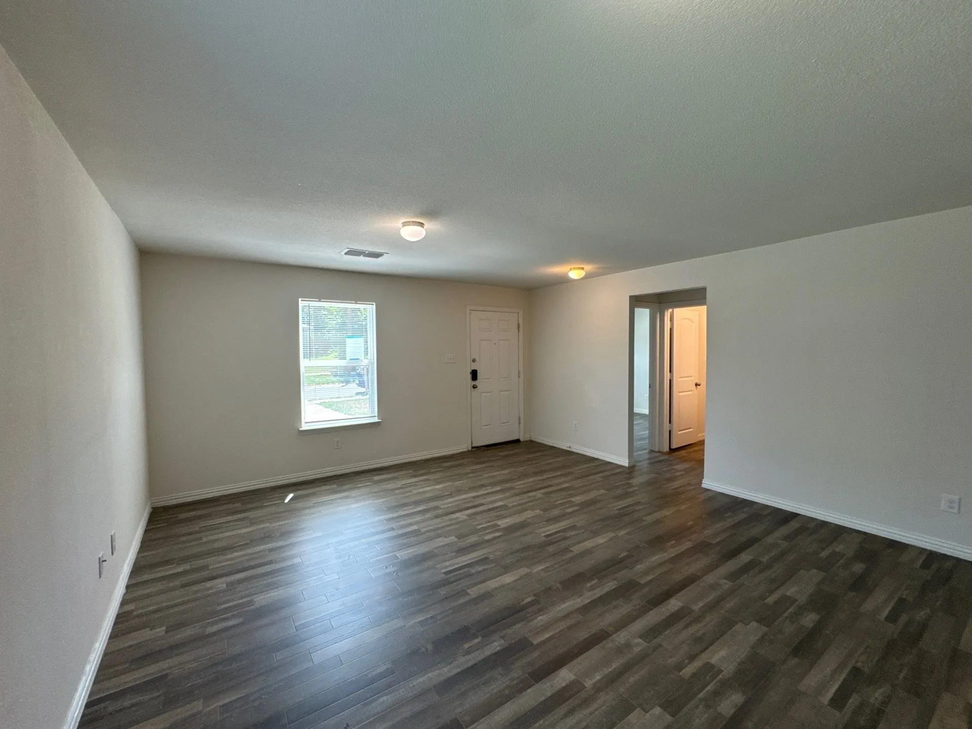 Single Family Residence For Sale in Hunt County , 1110 Jones Street, Greenville, Texas 75401, 3 Bedroom, 2 Bathroom, Garage spaces, 1,090 Sqft, built in 2020, mls#21368479, Real Estate Agent in Greenville, Homes For Sale in Hunt county, Homes For Sale in Greenville, Realtor in Greenville Texas, Real Estate Brokerage Independent Realty Texas, Luminita Cordes Realtor