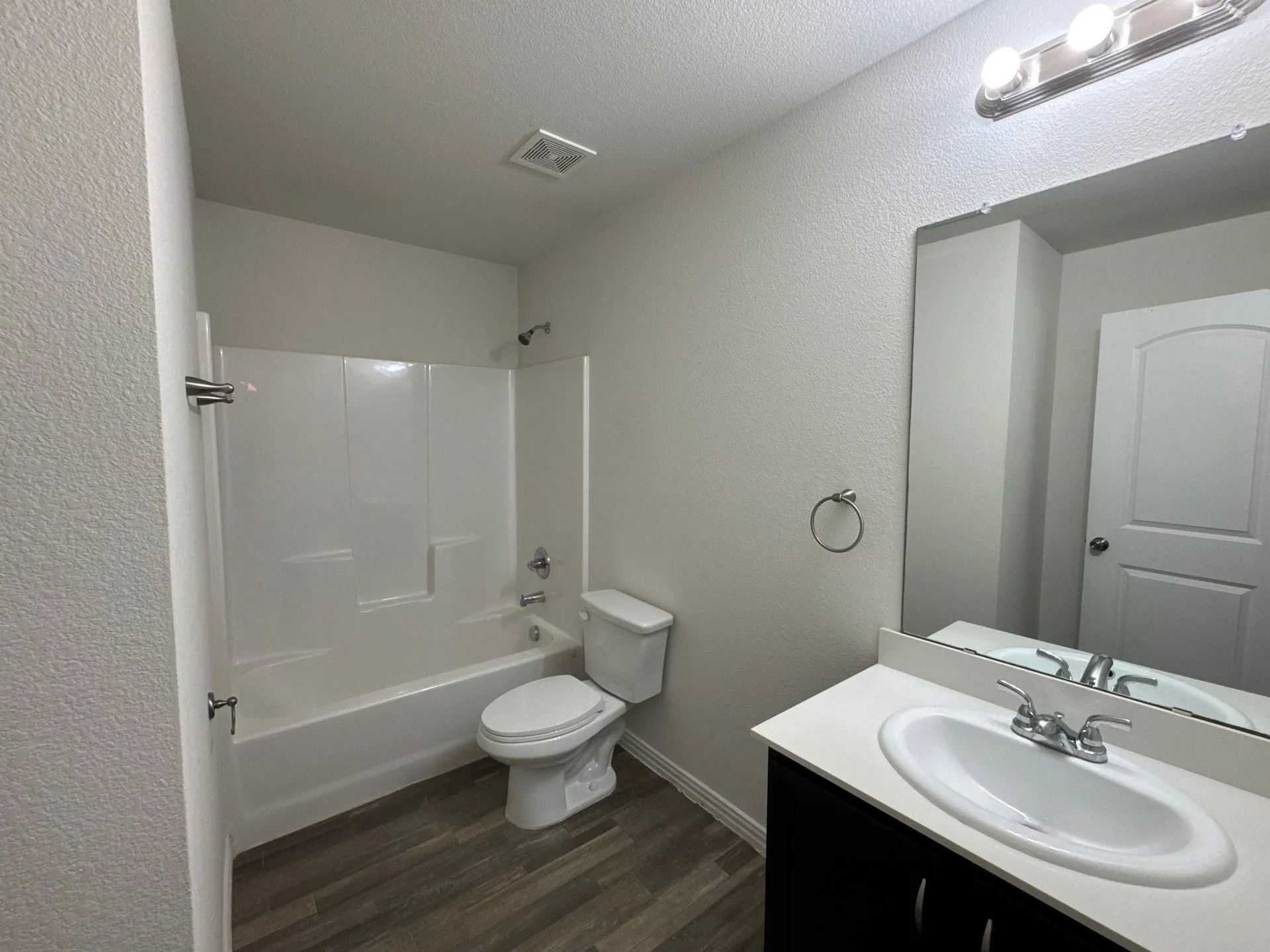 Single Family Residence For Sale in Hunt County , 1110 Jones Street, Greenville, Texas 75401, 3 Bedroom, 2 Bathroom, Garage spaces, 1,090 Sqft, built in 2020, mls#21368479, Real Estate Agent in Greenville, Homes For Sale in Hunt county, Homes For Sale in Greenville, Realtor in Greenville Texas, Real Estate Brokerage Independent Realty Texas, Luminita Cordes Realtor