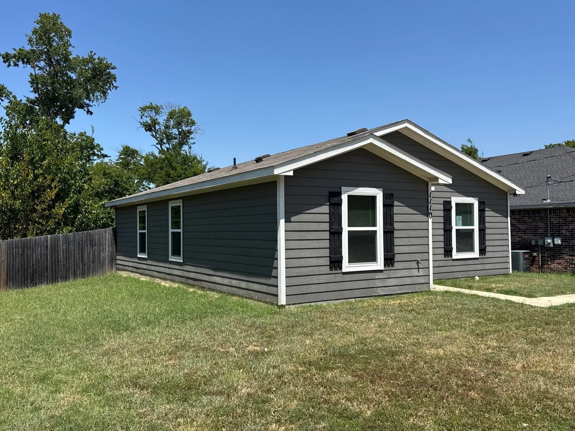 Single Family Residence For Sale in Hunt County , 1110 Jones Street, Greenville, Texas 75401, 3 Bedroom, 2 Bathroom, Garage spaces, 1,090 Sqft, built in 2020, mls#21368479, Real Estate Agent in Greenville, Homes For Sale in Hunt county, Homes For Sale in Greenville, Realtor in Greenville Texas, Real Estate Brokerage Independent Realty Texas, Luminita Cordes Realtor