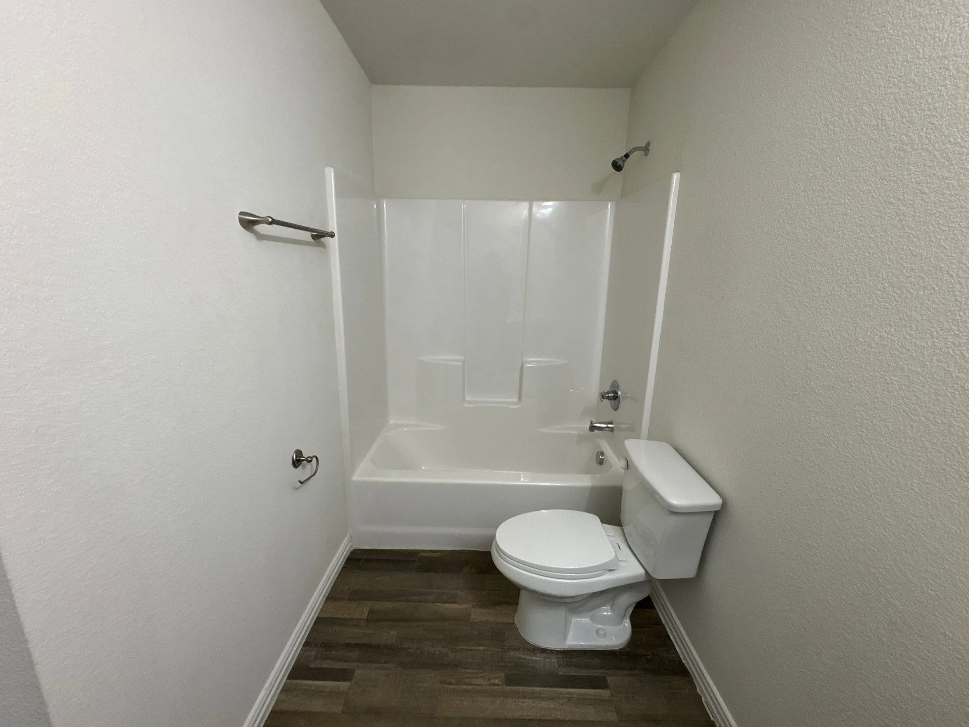 Single Family Residence For Sale in Hunt County , 1110 Jones Street, Greenville, Texas 75401, 3 Bedroom, 2 Bathroom, Garage spaces, 1,090 Sqft, built in 2020, mls#21368479, Real Estate Agent in Greenville, Homes For Sale in Hunt county, Homes For Sale in Greenville, Realtor in Greenville Texas, Real Estate Brokerage Independent Realty Texas, Luminita Cordes Realtor