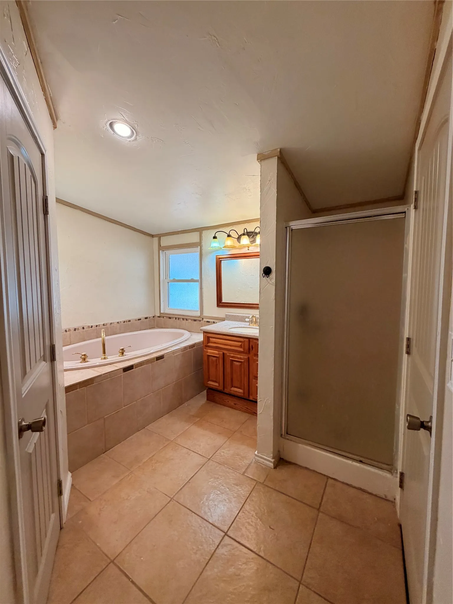 Manufactured Home For Sale in Denton County , 7424 N Locust Street, Denton, Texas 76207, 3 Bedroom, 2 Bathroom, Garage spaces, 1,800 Sqft, built in 1990, mls#21370730, Real Estate Agent in Denton, Homes For Sale in Denton county, Homes For Sale in Denton, Realtor in Denton Texas, Real Estate Brokerage Independent Realty Texas, Luminita Cordes Realtor