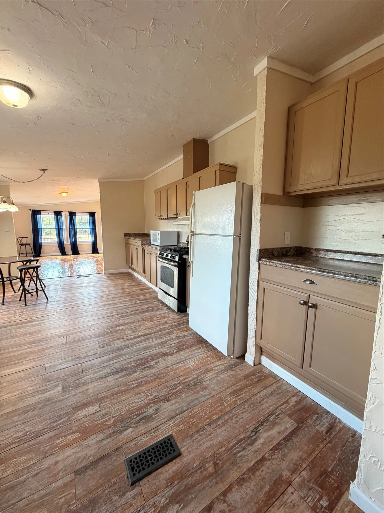 Manufactured Home For Sale in Denton County , 7424 N Locust Street, Denton, Texas 76207, 3 Bedroom, 2 Bathroom, Garage spaces, 1,800 Sqft, built in 1990, mls#21370730, Real Estate Agent in Denton, Homes For Sale in Denton county, Homes For Sale in Denton, Realtor in Denton Texas, Real Estate Brokerage Independent Realty Texas, Luminita Cordes Realtor