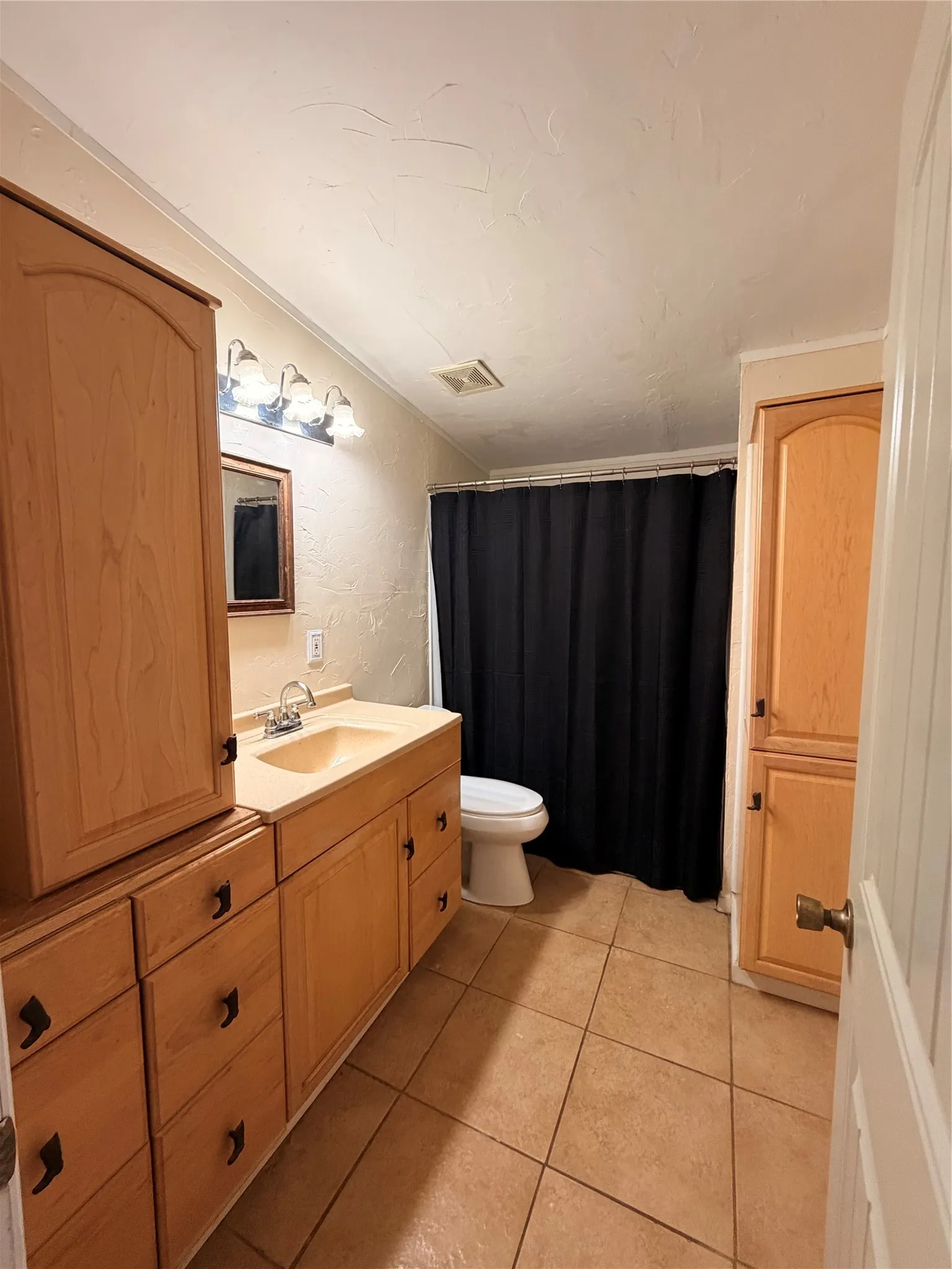 Manufactured Home For Sale in Denton County , 7424 N Locust Street, Denton, Texas 76207, 3 Bedroom, 2 Bathroom, Garage spaces, 1,800 Sqft, built in 1990, mls#21370730, Real Estate Agent in Denton, Homes For Sale in Denton county, Homes For Sale in Denton, Realtor in Denton Texas, Real Estate Brokerage Independent Realty Texas, Luminita Cordes Realtor