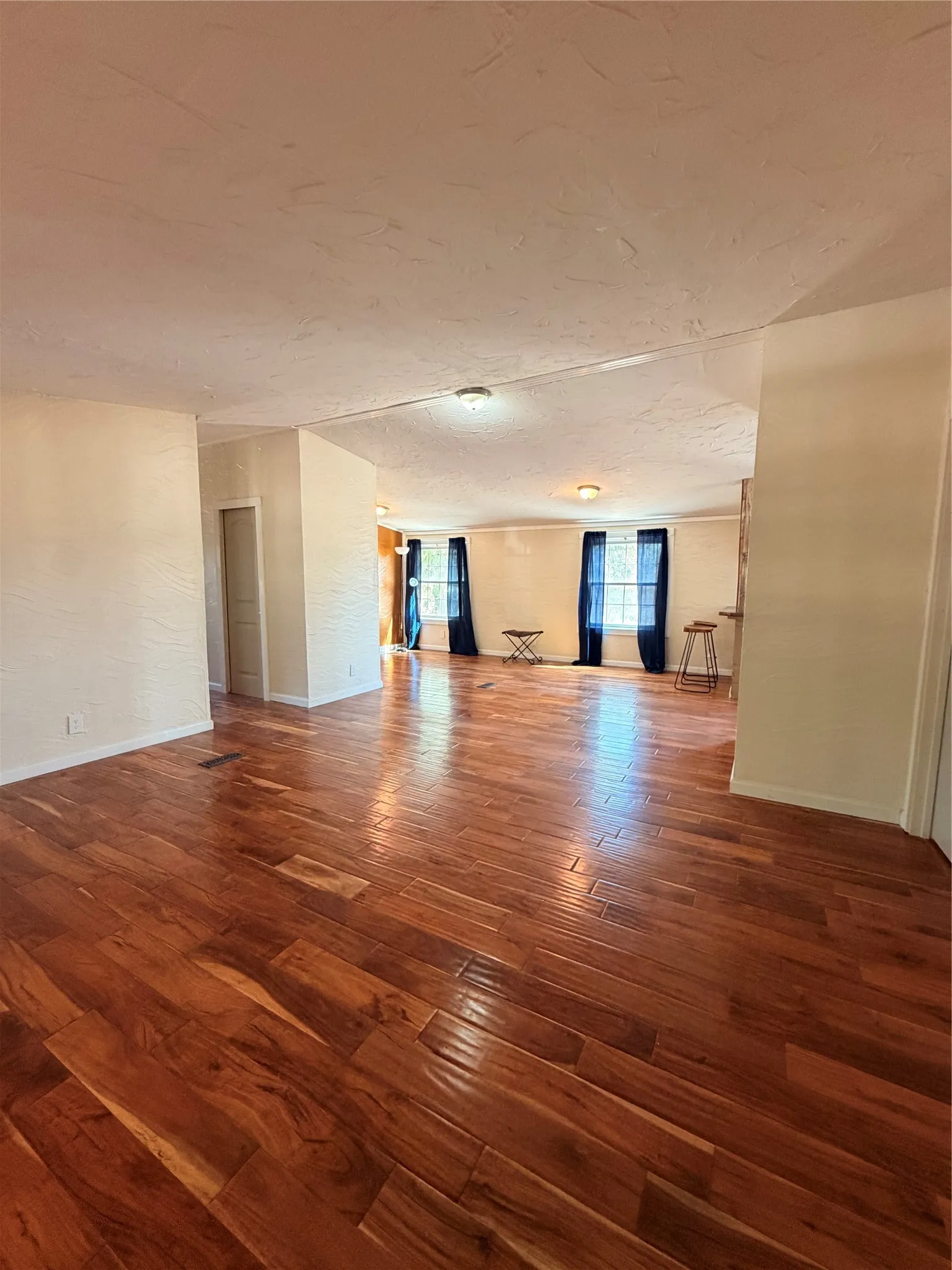 Manufactured Home For Sale in Denton County , 7424 N Locust Street, Denton, Texas 76207, 3 Bedroom, 2 Bathroom, Garage spaces, 1,800 Sqft, built in 1990, mls#21370730, Real Estate Agent in Denton, Homes For Sale in Denton county, Homes For Sale in Denton, Realtor in Denton Texas, Real Estate Brokerage Independent Realty Texas, Luminita Cordes Realtor
