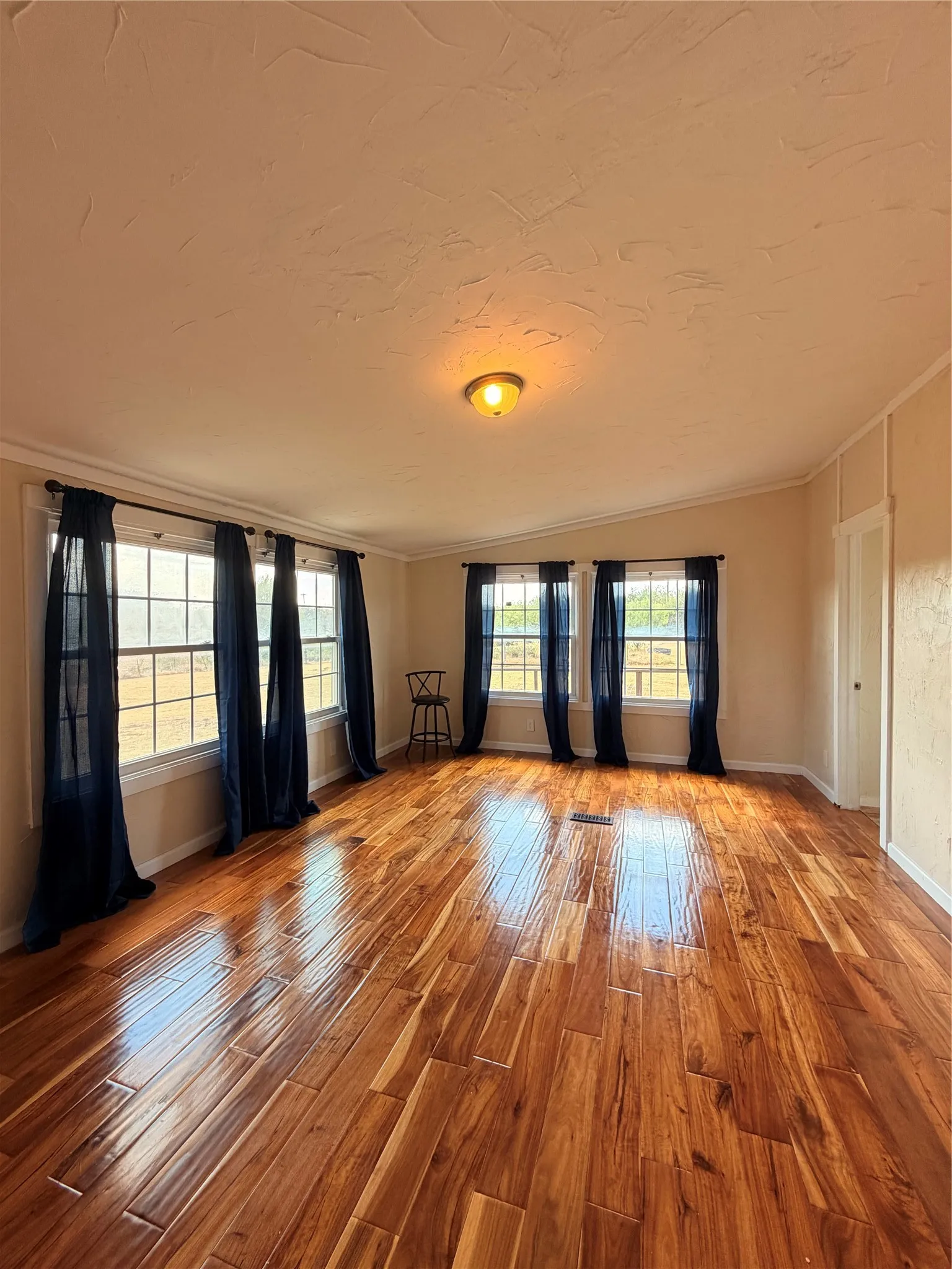 Manufactured Home For Sale in Denton County , 7424 N Locust Street, Denton, Texas 76207, 3 Bedroom, 2 Bathroom, Garage spaces, 1,800 Sqft, built in 1990, mls#21370730, Real Estate Agent in Denton, Homes For Sale in Denton county, Homes For Sale in Denton, Realtor in Denton Texas, Real Estate Brokerage Independent Realty Texas, Luminita Cordes Realtor
