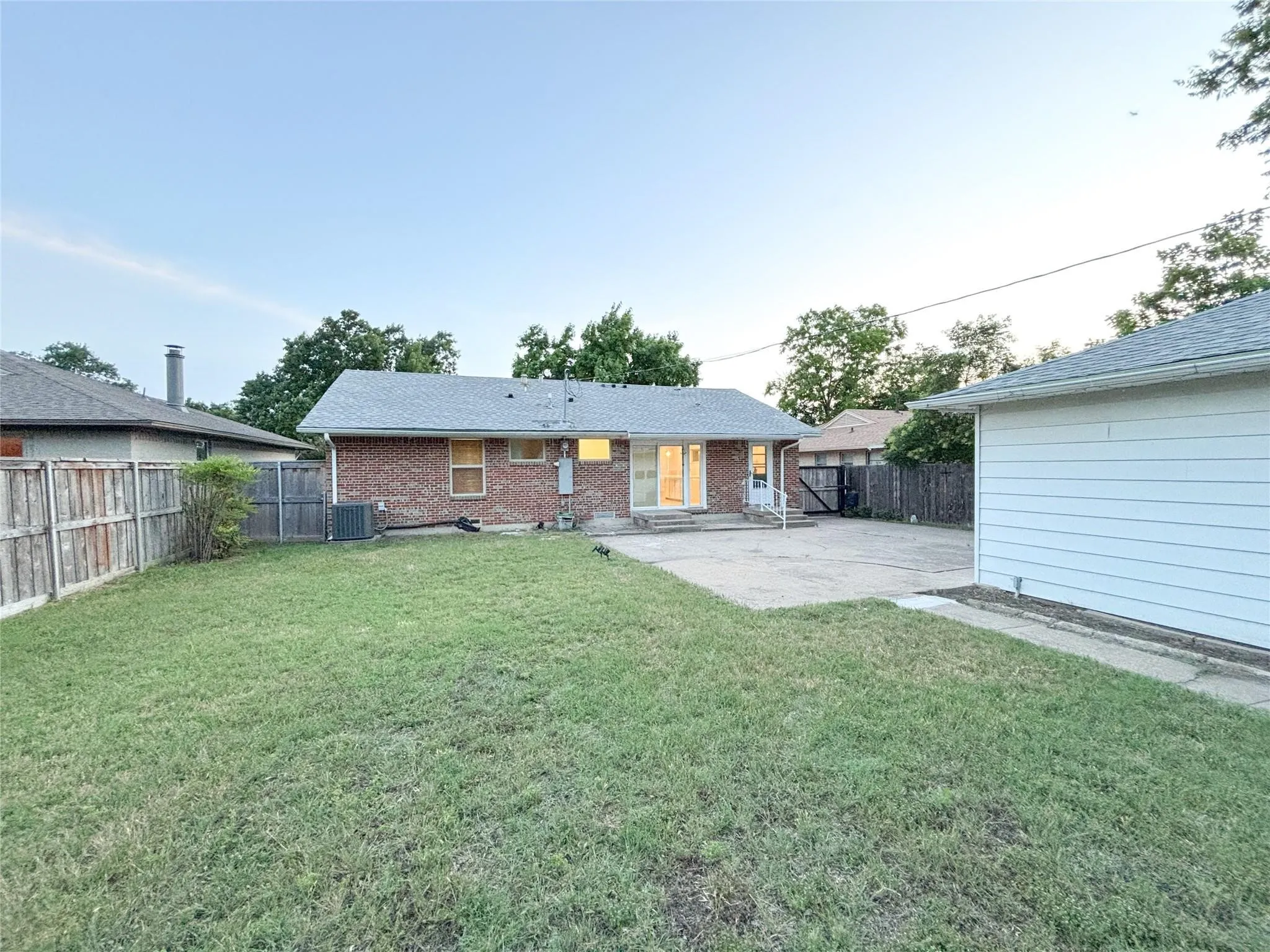 Single Family Residence For Rent in Dallas County , 2109 Highwood Drive, Dallas, Texas 75228, 3 Bedroom, 2 Bathroom, 2 Garage spaces, 1,422 Sqft, built in 1956, mls#21366546, Real Estate Agent in Dallas, Homes For Rent in Dallas county, Homes For Rent in Dallas, Realtor in Dallas Texas, Real Estate Brokerage Independent Realty Texas, Luminita Cordes Realtor