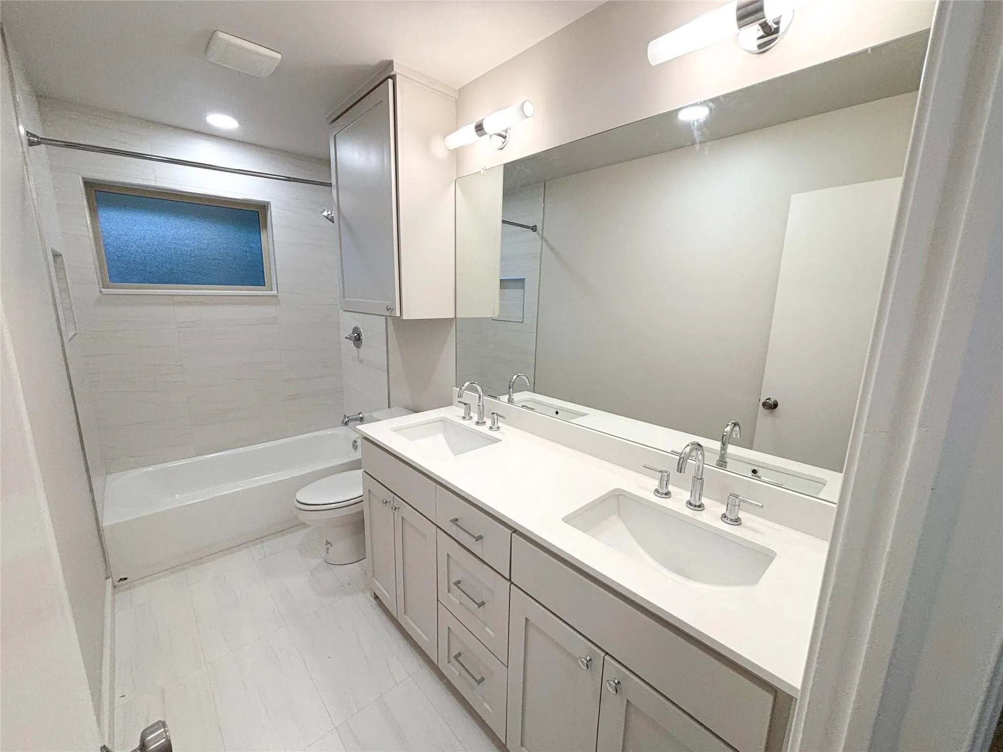 Single Family Residence For Rent in Dallas County , 2109 Highwood Drive, Dallas, Texas 75228, 3 Bedroom, 2 Bathroom, 2 Garage spaces, 1,422 Sqft, built in 1956, mls#21366546, Real Estate Agent in Dallas, Homes For Rent in Dallas county, Homes For Rent in Dallas, Realtor in Dallas Texas, Real Estate Brokerage Independent Realty Texas, Luminita Cordes Realtor