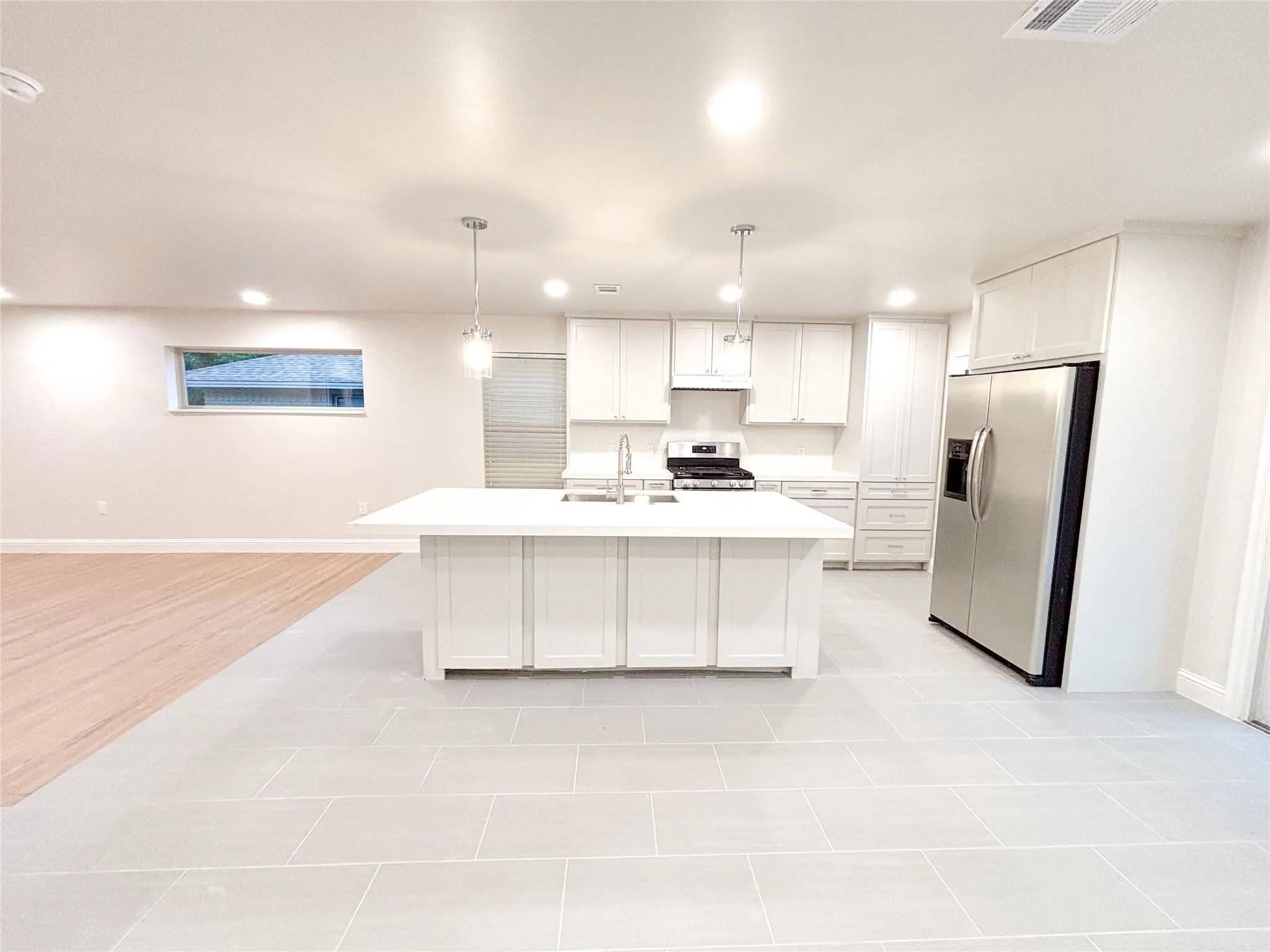 Single Family Residence For Rent in Dallas County , 2109 Highwood Drive, Dallas, Texas 75228, 3 Bedroom, 2 Bathroom, 2 Garage spaces, 1,422 Sqft, built in 1956, mls#21366546, Real Estate Agent in Dallas, Homes For Rent in Dallas county, Homes For Rent in Dallas, Realtor in Dallas Texas, Real Estate Brokerage Independent Realty Texas, Luminita Cordes Realtor