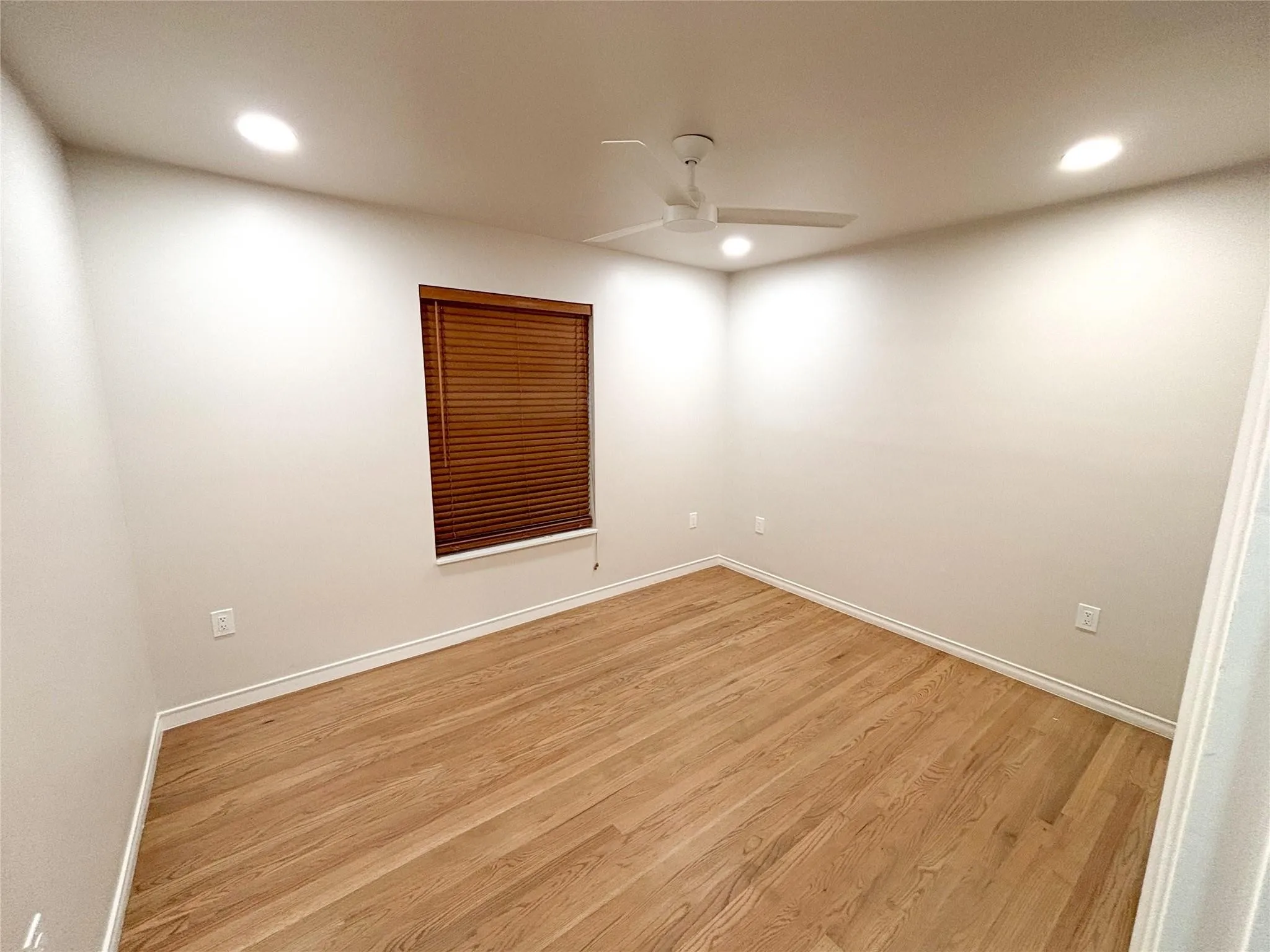 Single Family Residence For Rent in Dallas County , 2109 Highwood Drive, Dallas, Texas 75228, 3 Bedroom, 2 Bathroom, 2 Garage spaces, 1,422 Sqft, built in 1956, mls#21366546, Real Estate Agent in Dallas, Homes For Rent in Dallas county, Homes For Rent in Dallas, Realtor in Dallas Texas, Real Estate Brokerage Independent Realty Texas, Luminita Cordes Realtor