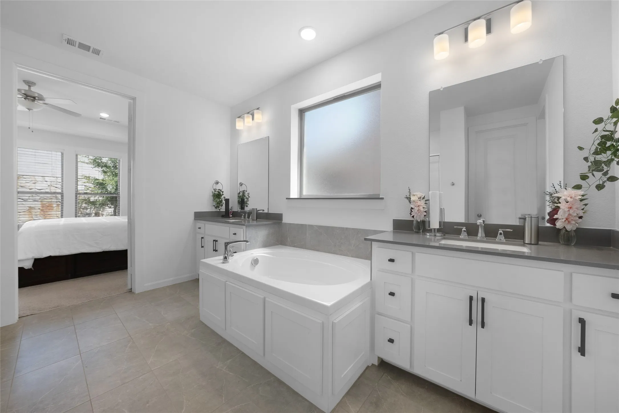 Single Family Residence For Rent in Collin County , 4828 Celestial Road, Mc Kinney, Texas 75071, 5 Bedroom, 6 Bathroom, 2 Garage spaces, 3,445 Sqft, built in 2022, mls#21364438, Real Estate Agent in Mc Kinney, Homes For Rent in Collin county, Homes For Rent in Mc Kinney, Realtor in Mc Kinney Texas, Real Estate Brokerage Independent Realty Texas, Luminita Cordes Realtor