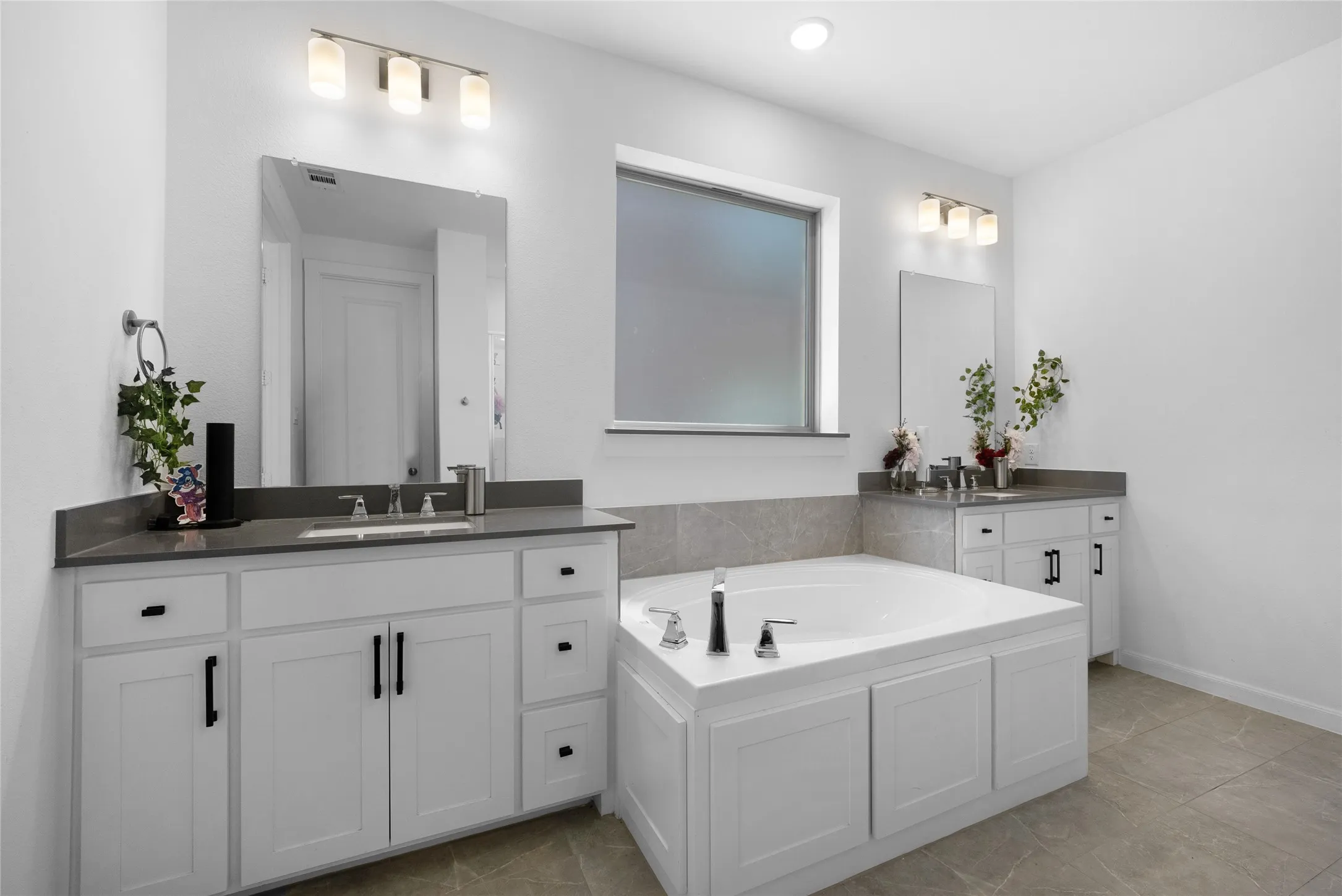 Single Family Residence For Rent in Collin County , 4828 Celestial Road, Mc Kinney, Texas 75071, 5 Bedroom, 6 Bathroom, 2 Garage spaces, 3,445 Sqft, built in 2022, mls#21364438, Real Estate Agent in Mc Kinney, Homes For Rent in Collin county, Homes For Rent in Mc Kinney, Realtor in Mc Kinney Texas, Real Estate Brokerage Independent Realty Texas, Luminita Cordes Realtor