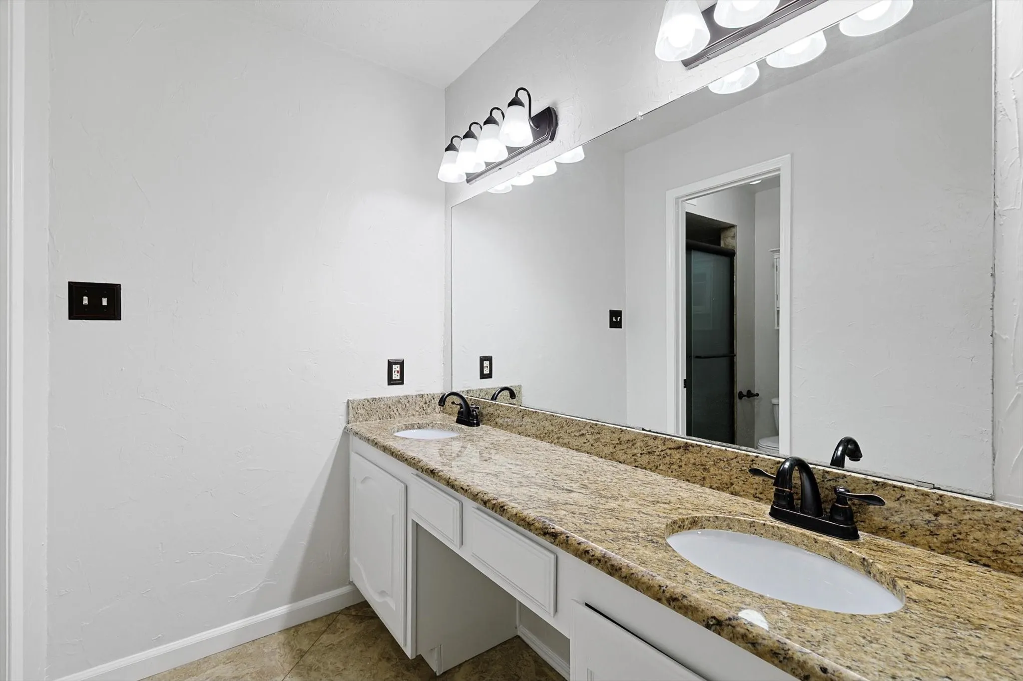 2nd Bathroom