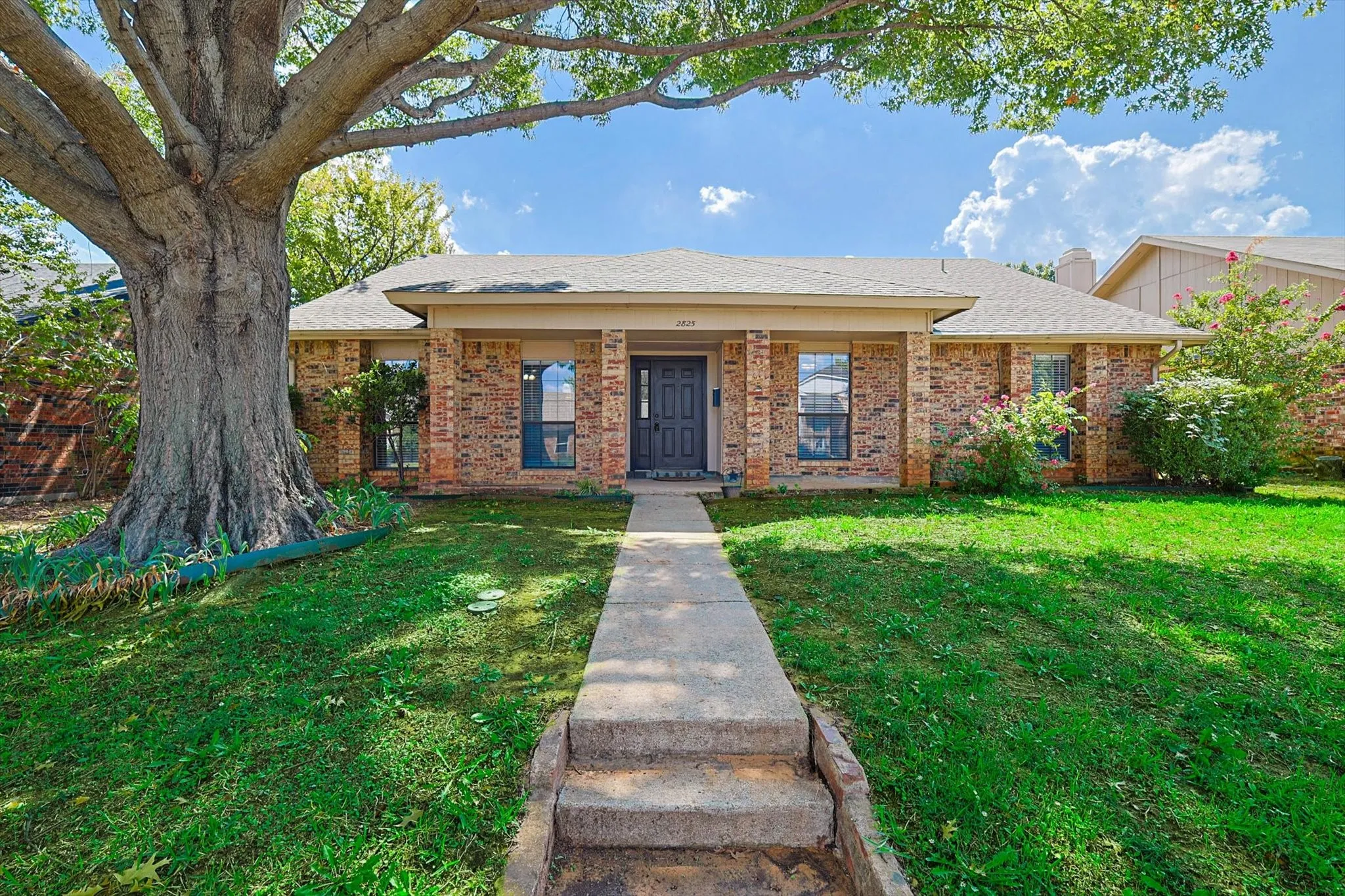 Single Family Residence For Rent in Denton County , 2825 Windsor Drive, Flower Mound, Texas 75028, 4 Bedroom, 2 Bathroom, 2 Garage spaces, 2,028 Sqft, built in 1984, mls#21369354, Real Estate Agent in Flower Mound, Homes For Rent in Denton county, Homes For Rent in Flower Mound, Realtor in Flower Mound Texas, Real Estate Brokerage Independent Realty Texas, Luminita Cordes Realtor