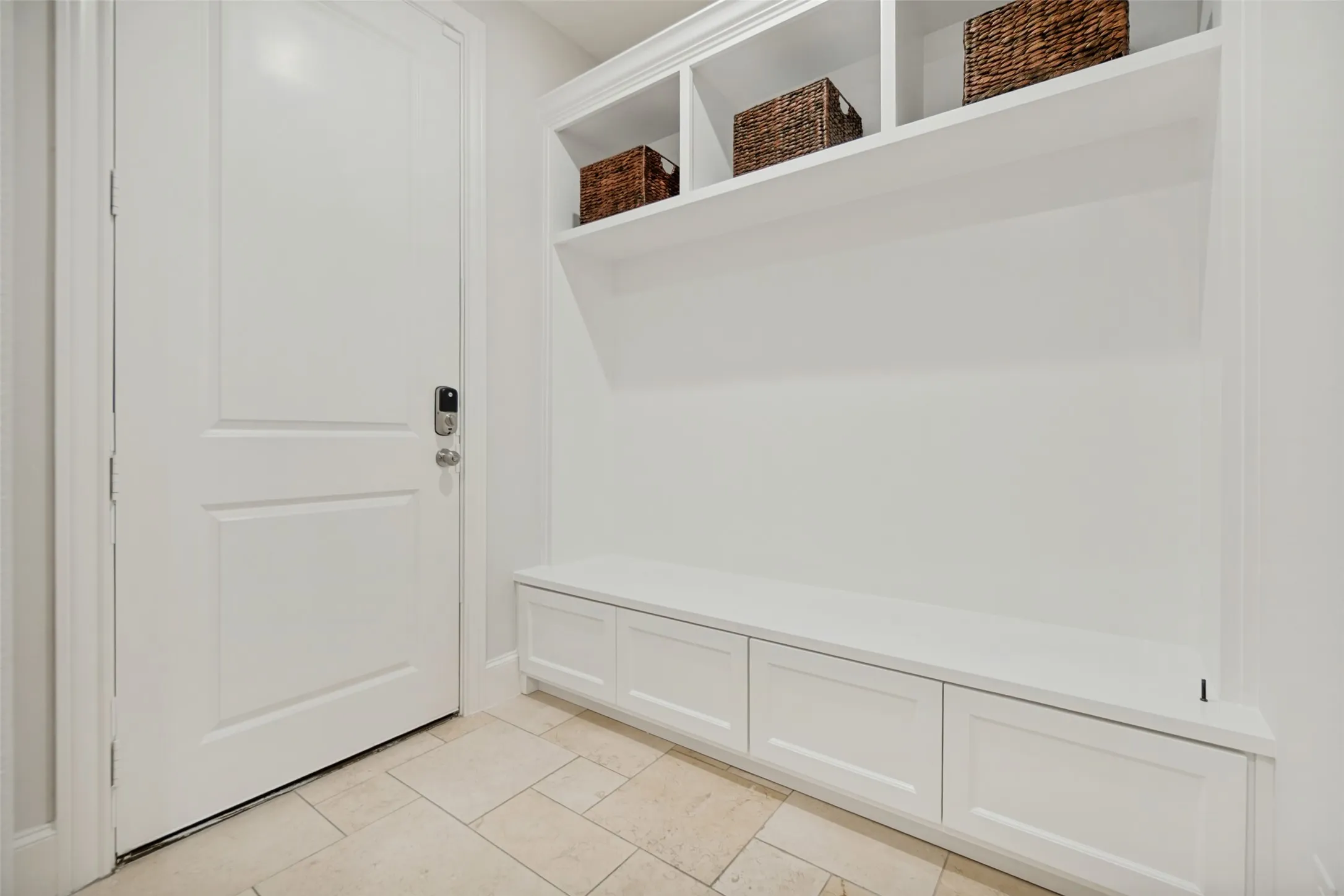 Townhouse For Sale in Dallas County , 2110 Helsminster Drive, Dallas, Texas 75201, 3 Bedroom, 4 Bathroom, 2 Garage spaces, 2,947 Sqft, built in 2013, mls#21369985, Real Estate Agent in Dallas, Homes For Sale in Dallas county, Homes For Sale in Dallas, Realtor in Dallas Texas, Real Estate Brokerage Independent Realty Texas, Luminita Cordes Realtor