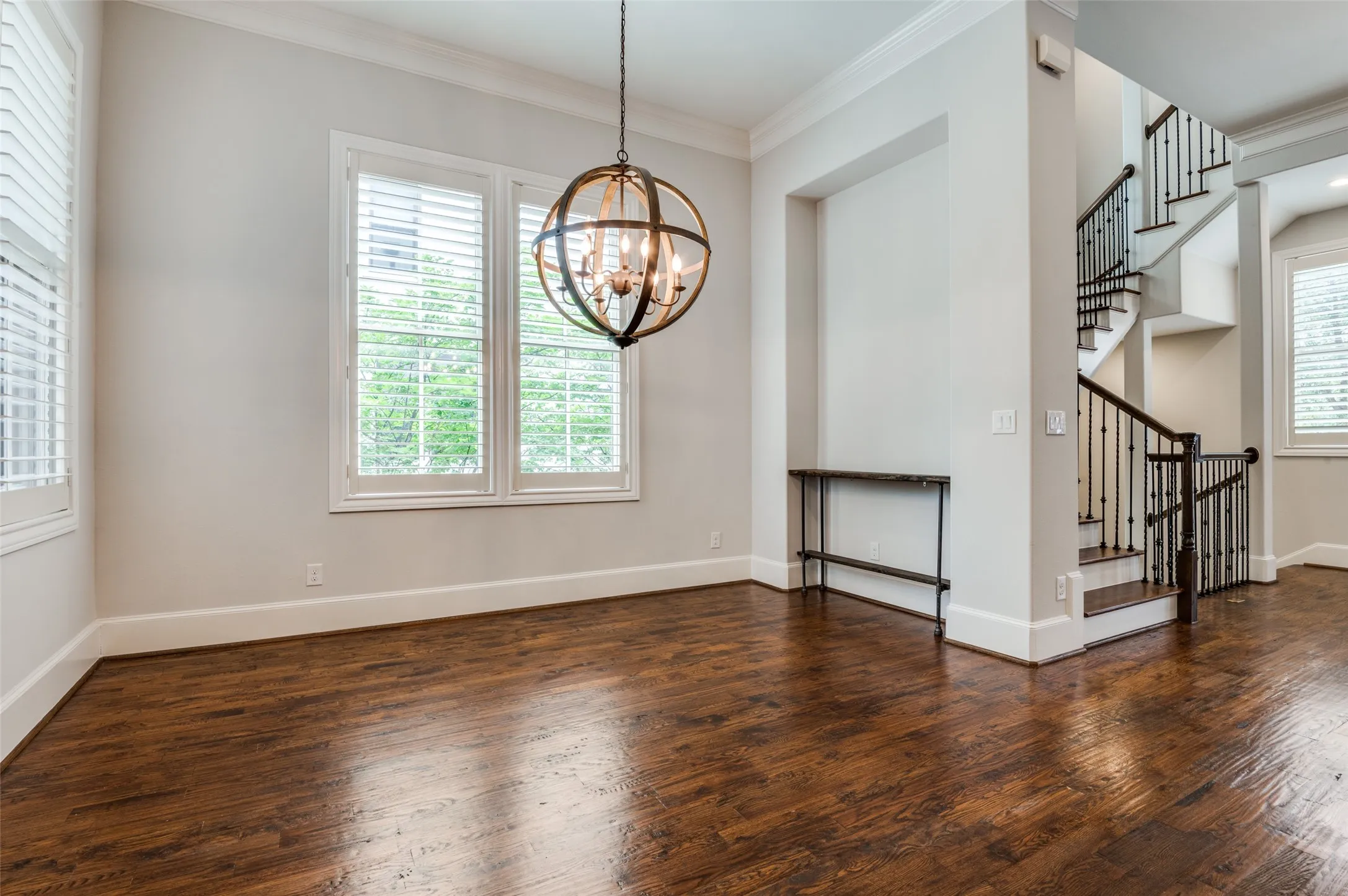 Townhouse For Sale in Dallas County , 2110 Helsminster Drive, Dallas, Texas 75201, 3 Bedroom, 4 Bathroom, 2 Garage spaces, 2,947 Sqft, built in 2013, mls#21369985, Real Estate Agent in Dallas, Homes For Sale in Dallas county, Homes For Sale in Dallas, Realtor in Dallas Texas, Real Estate Brokerage Independent Realty Texas, Luminita Cordes Realtor