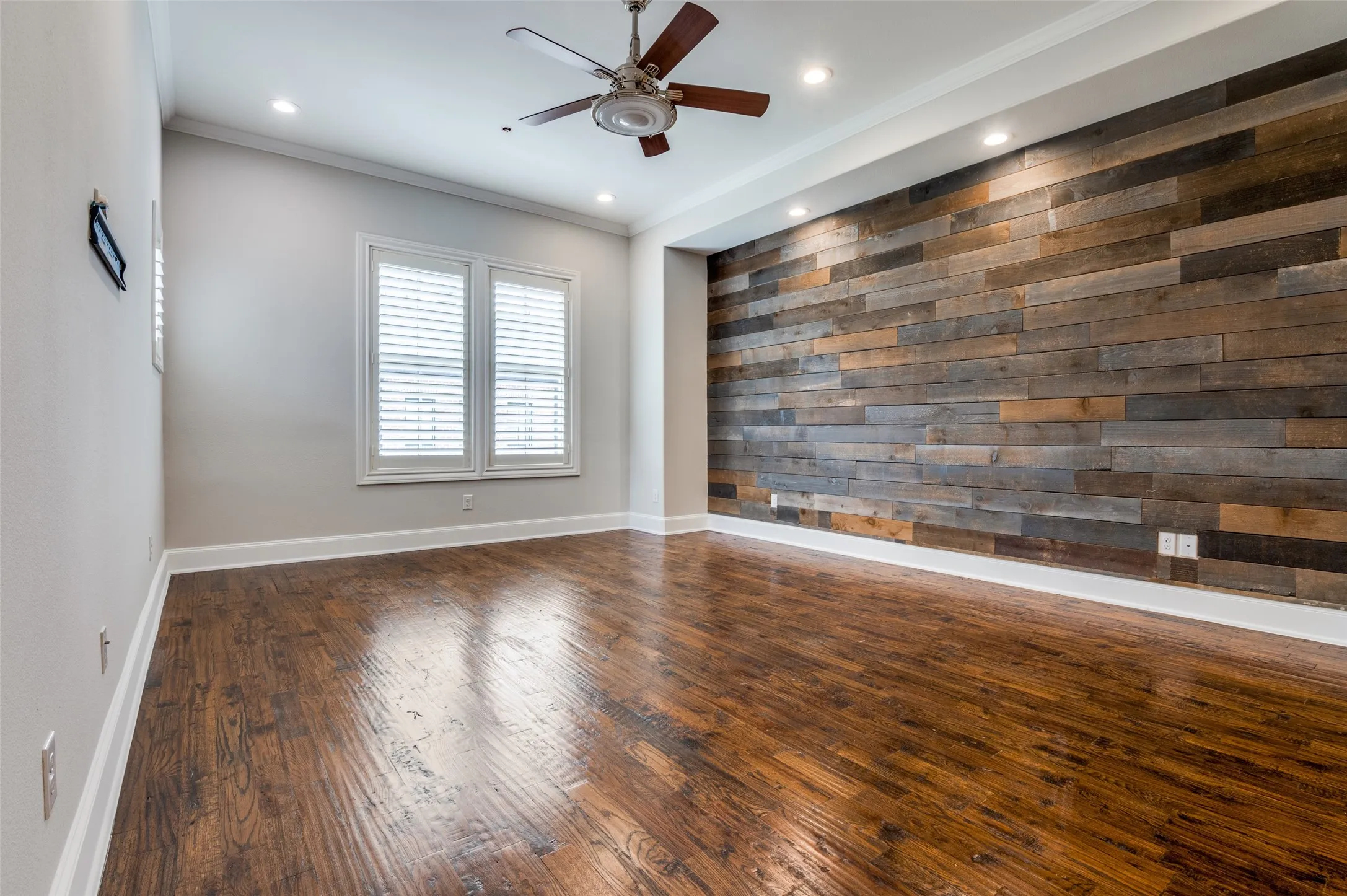 Townhouse For Sale in Dallas County , 2110 Helsminster Drive, Dallas, Texas 75201, 3 Bedroom, 4 Bathroom, 2 Garage spaces, 2,947 Sqft, built in 2013, mls#21369985, Real Estate Agent in Dallas, Homes For Sale in Dallas county, Homes For Sale in Dallas, Realtor in Dallas Texas, Real Estate Brokerage Independent Realty Texas, Luminita Cordes Realtor