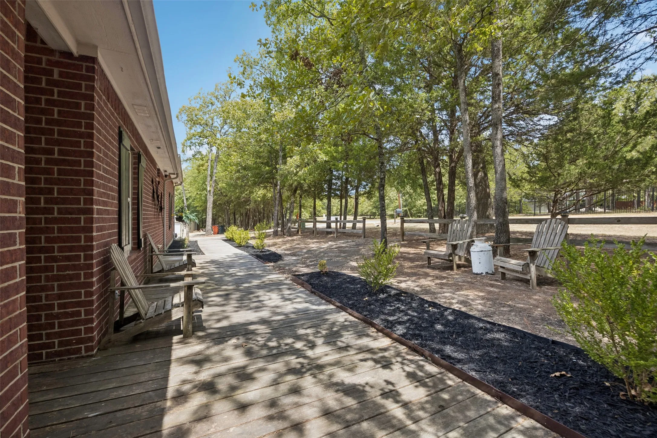 Single Family Residence For Sale in Hunt County , 2904 Hideaway Lane, Quinlan, Texas 75474, 3 Bedroom, 2 Bathroom, 2 Garage spaces, 1,727 Sqft, built in 2009, mls#21362759, Real Estate Agent in Quinlan, Homes For Sale in Hunt county, Homes For Sale in Quinlan, Realtor in Quinlan Texas, Real Estate Brokerage Independent Realty Texas, Luminita Cordes Realtor