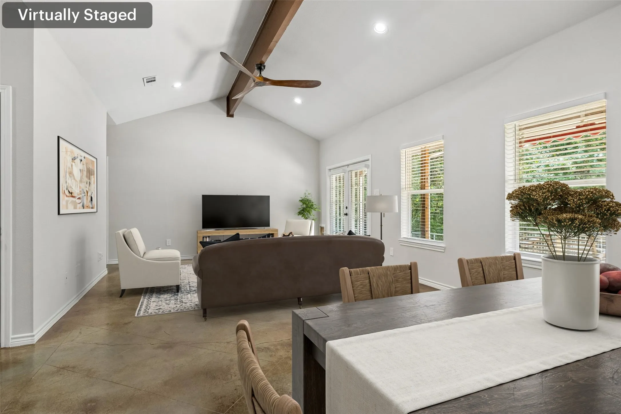 Single Family Residence For Sale in Hunt County , 2904 Hideaway Lane, Quinlan, Texas 75474, 3 Bedroom, 2 Bathroom, 2 Garage spaces, 1,727 Sqft, built in 2009, mls#21362759, Real Estate Agent in Quinlan, Homes For Sale in Hunt county, Homes For Sale in Quinlan, Realtor in Quinlan Texas, Real Estate Brokerage Independent Realty Texas, Luminita Cordes Realtor