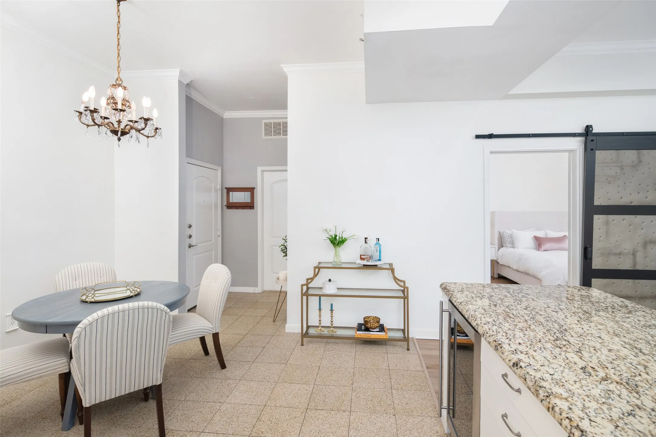 Condominium For Sale in Dallas County , 3225 Turtle Creek Boulevard 234, Dallas, Texas 75219, 1 Bedroom, 1 Bathroom, 2 Garage spaces, 832 Sqft, built in 1998, mls#21368709, Real Estate Agent in Dallas, Homes For Sale in Dallas county, Homes For Sale in Dallas, Realtor in Dallas Texas, Real Estate Brokerage Independent Realty Texas, Luminita Cordes Realtor