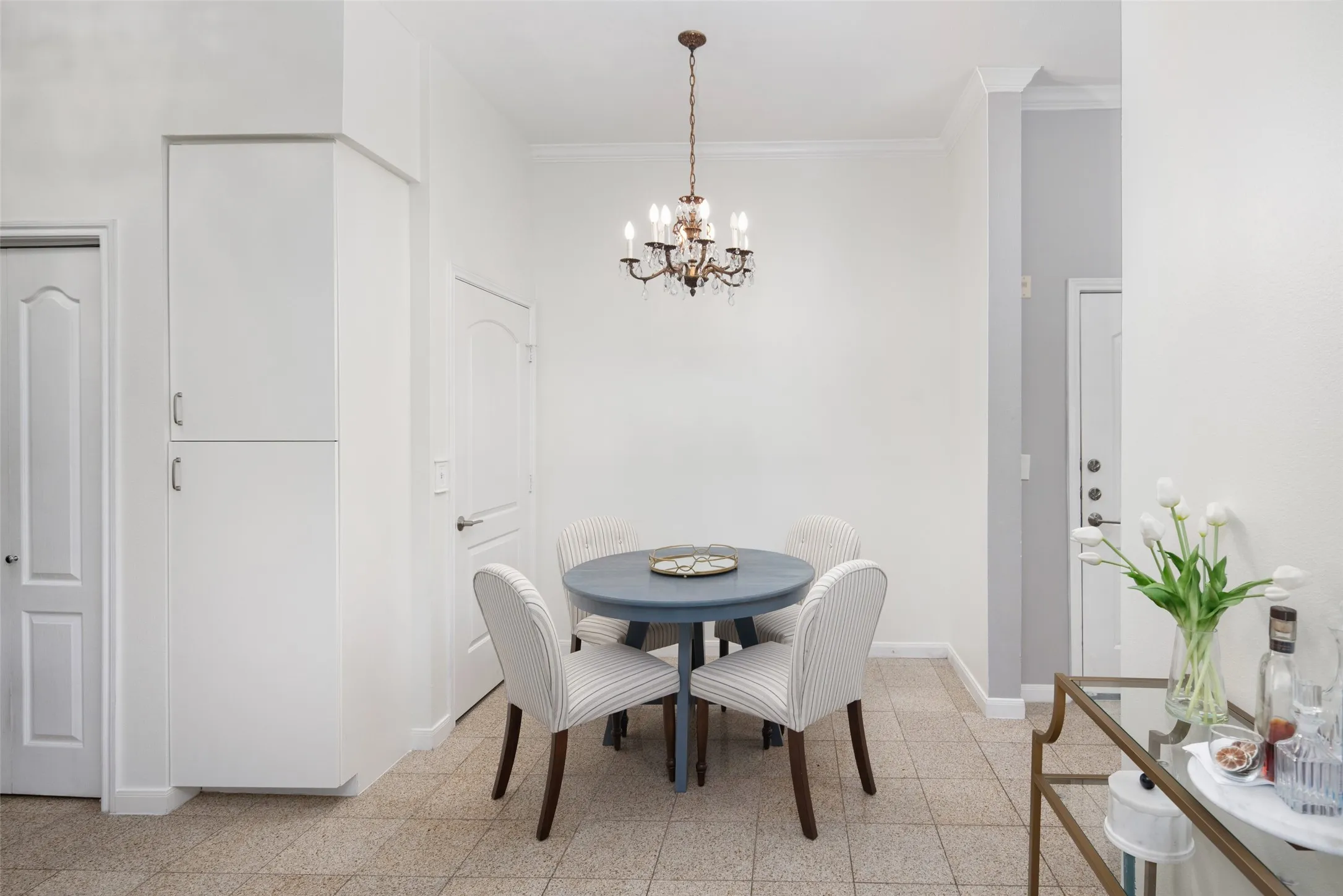 Condominium For Sale in Dallas County , 3225 Turtle Creek Boulevard 234, Dallas, Texas 75219, 1 Bedroom, 1 Bathroom, 2 Garage spaces, 832 Sqft, built in 1998, mls#21368709, Real Estate Agent in Dallas, Homes For Sale in Dallas county, Homes For Sale in Dallas, Realtor in Dallas Texas, Real Estate Brokerage Independent Realty Texas, Luminita Cordes Realtor