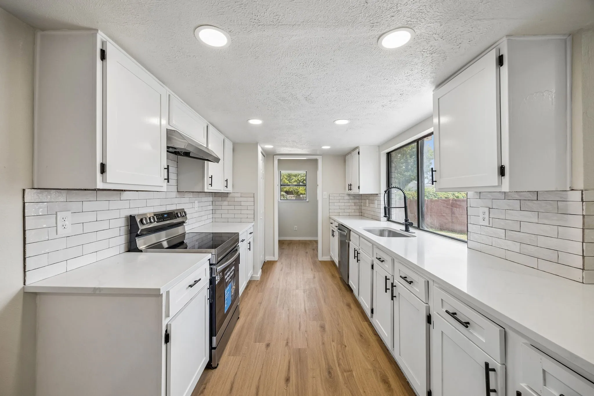 Single Family Residence For Sale in Dallas County , 11711 Kilkirk Lane, Dallas, Texas 75228, 4 Bedroom, 2 Bathroom, 2 Garage spaces, 2,151 Sqft, built in 1979, mls#21368265, Real Estate Agent in Dallas, Homes For Sale in Dallas county, Homes For Sale in Dallas, Realtor in Dallas Texas, Real Estate Brokerage Independent Realty Texas, Luminita Cordes Realtor