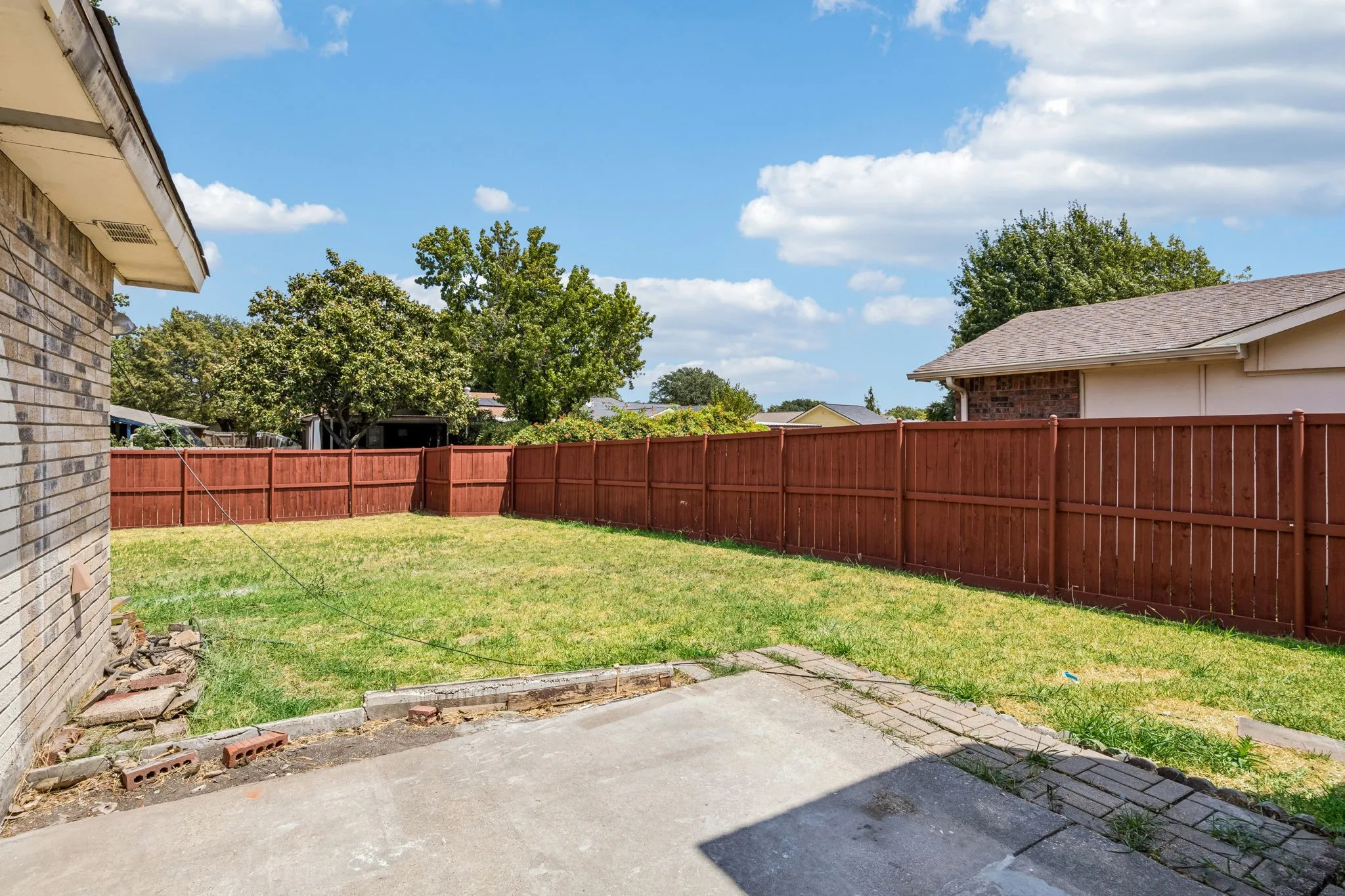 Single Family Residence For Sale in Dallas County , 11711 Kilkirk Lane, Dallas, Texas 75228, 4 Bedroom, 2 Bathroom, 2 Garage spaces, 2,151 Sqft, built in 1979, mls#21368265, Real Estate Agent in Dallas, Homes For Sale in Dallas county, Homes For Sale in Dallas, Realtor in Dallas Texas, Real Estate Brokerage Independent Realty Texas, Luminita Cordes Realtor
