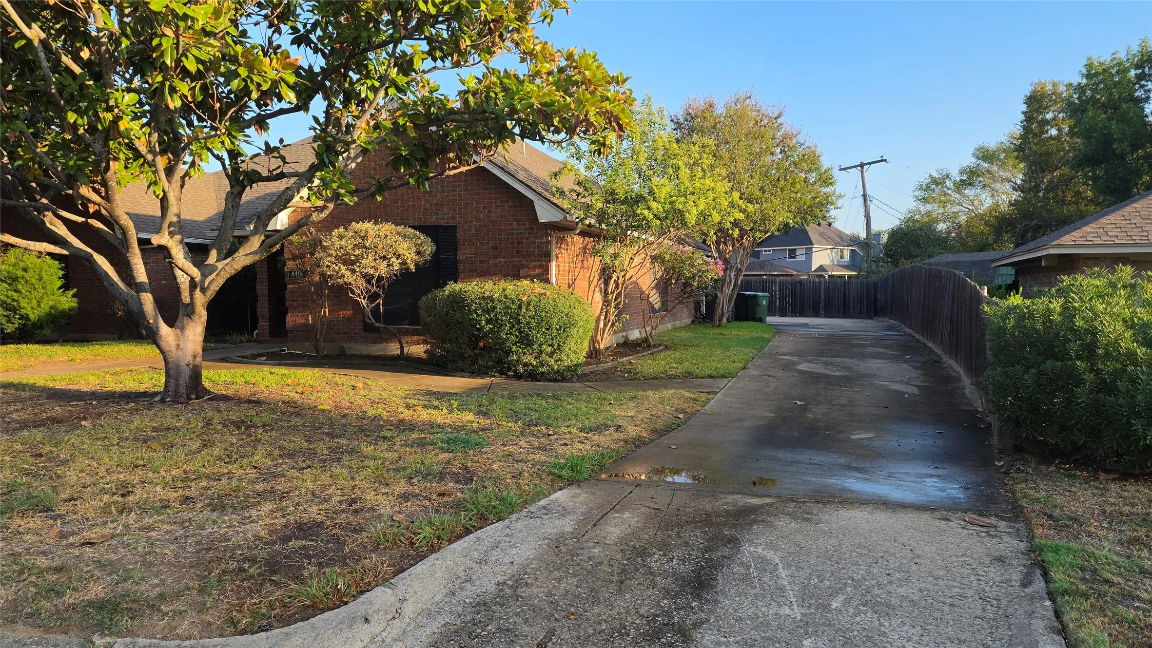 Single Family Residence For Sale in Tarrant County , 4401 Waycross Drive, Arlington, Texas 76016, 4 Bedroom, 3 Bathroom, 2 Garage spaces, 2,474 Sqft, built in 1982, mls#21370741, Real Estate Agent in Arlington, Homes For Sale in Tarrant county, Homes For Sale in Arlington, Realtor in Arlington Texas, Real Estate Brokerage Independent Realty Texas, Luminita Cordes Realtor
